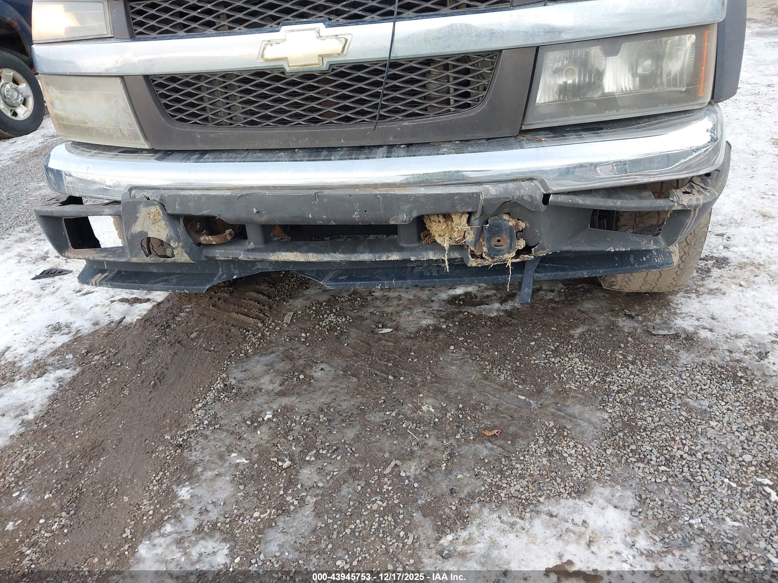 CHEVROLET COLORADO image 6