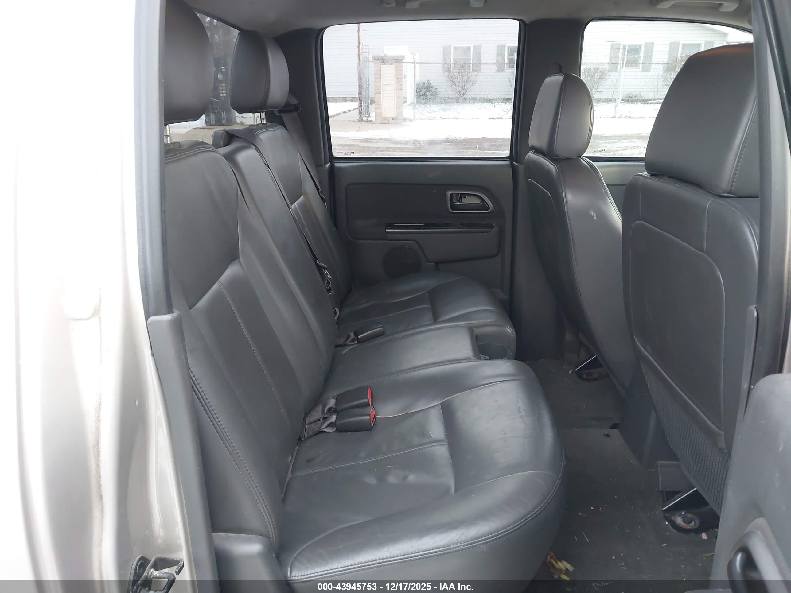 CHEVROLET COLORADO image 8