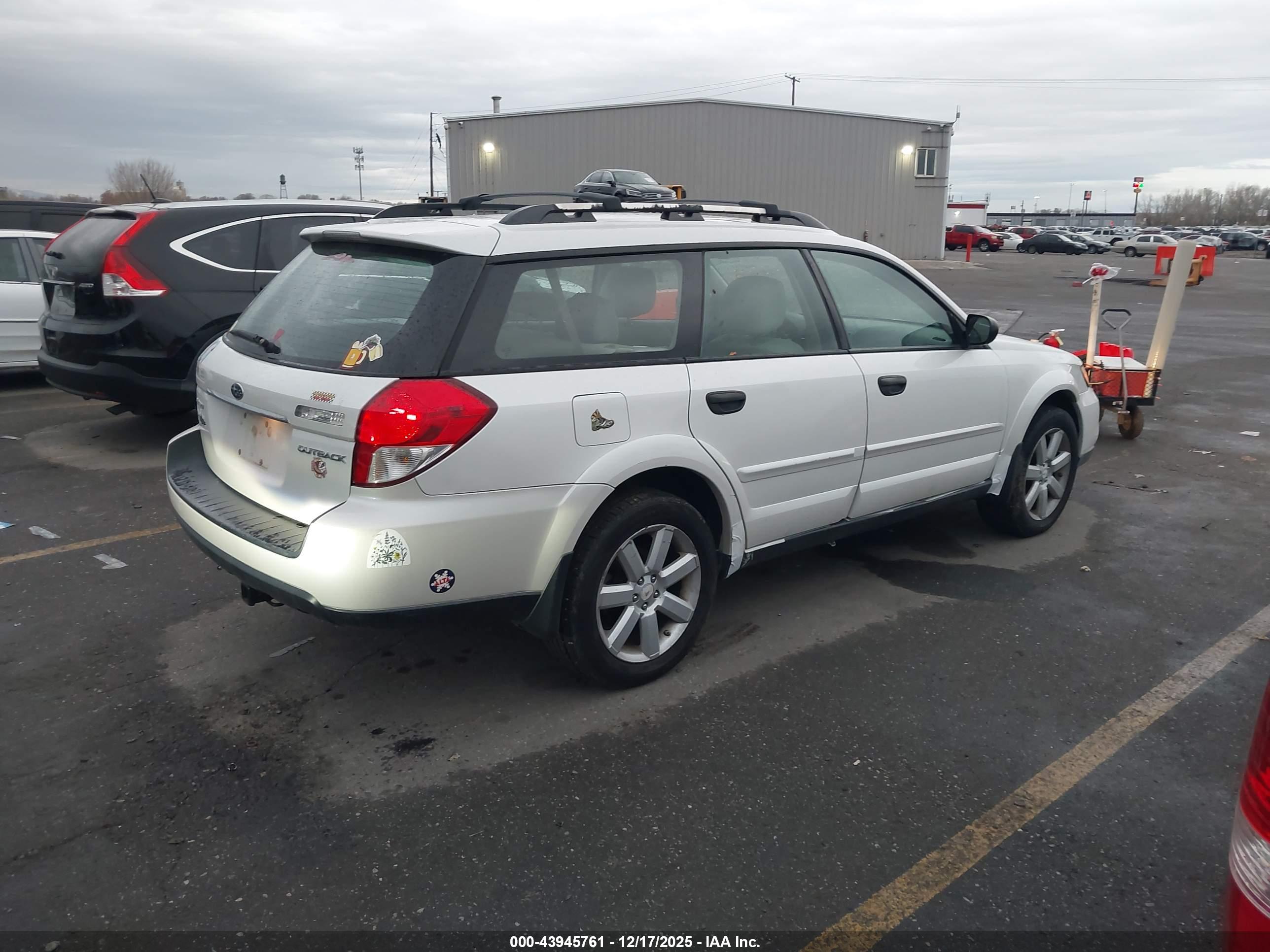 SUBARU OUTBACK image 4