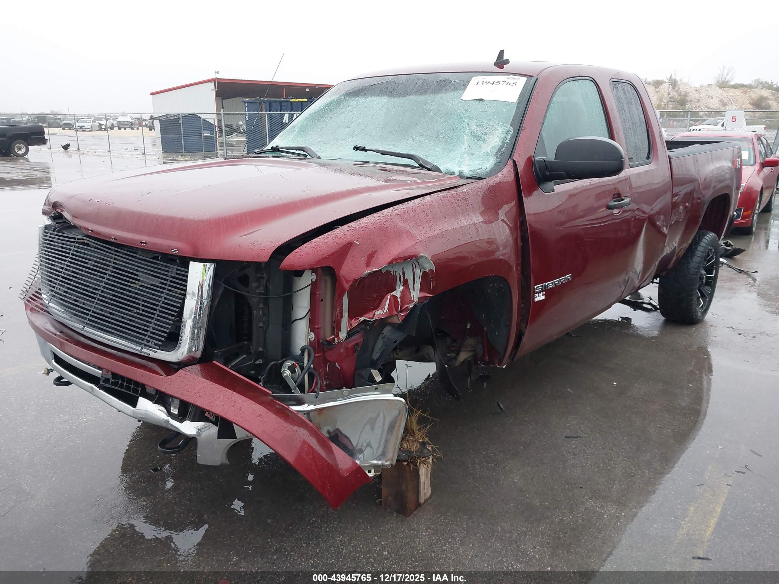 GMC SIERRA image 2