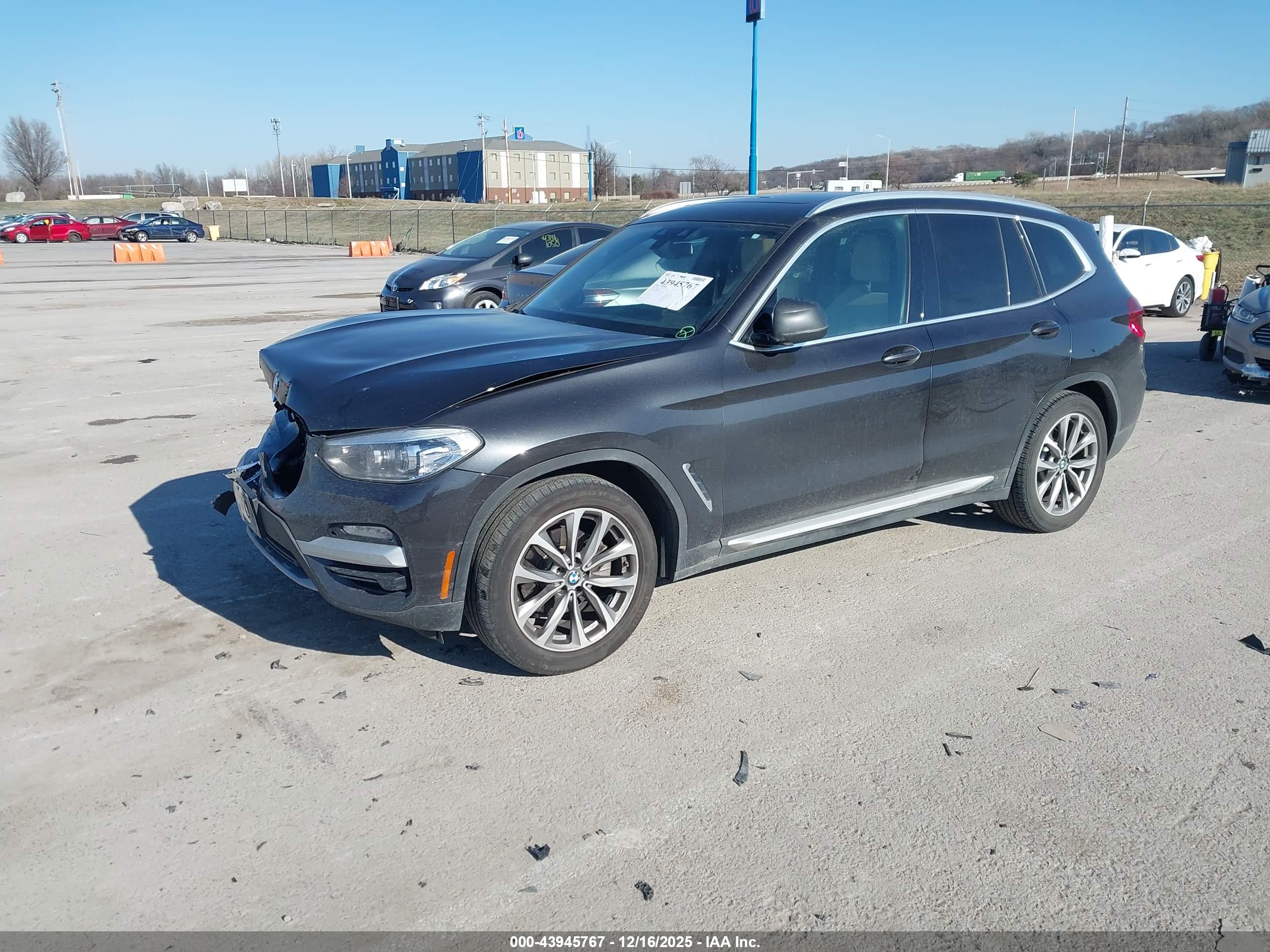 BMW X3 image 2