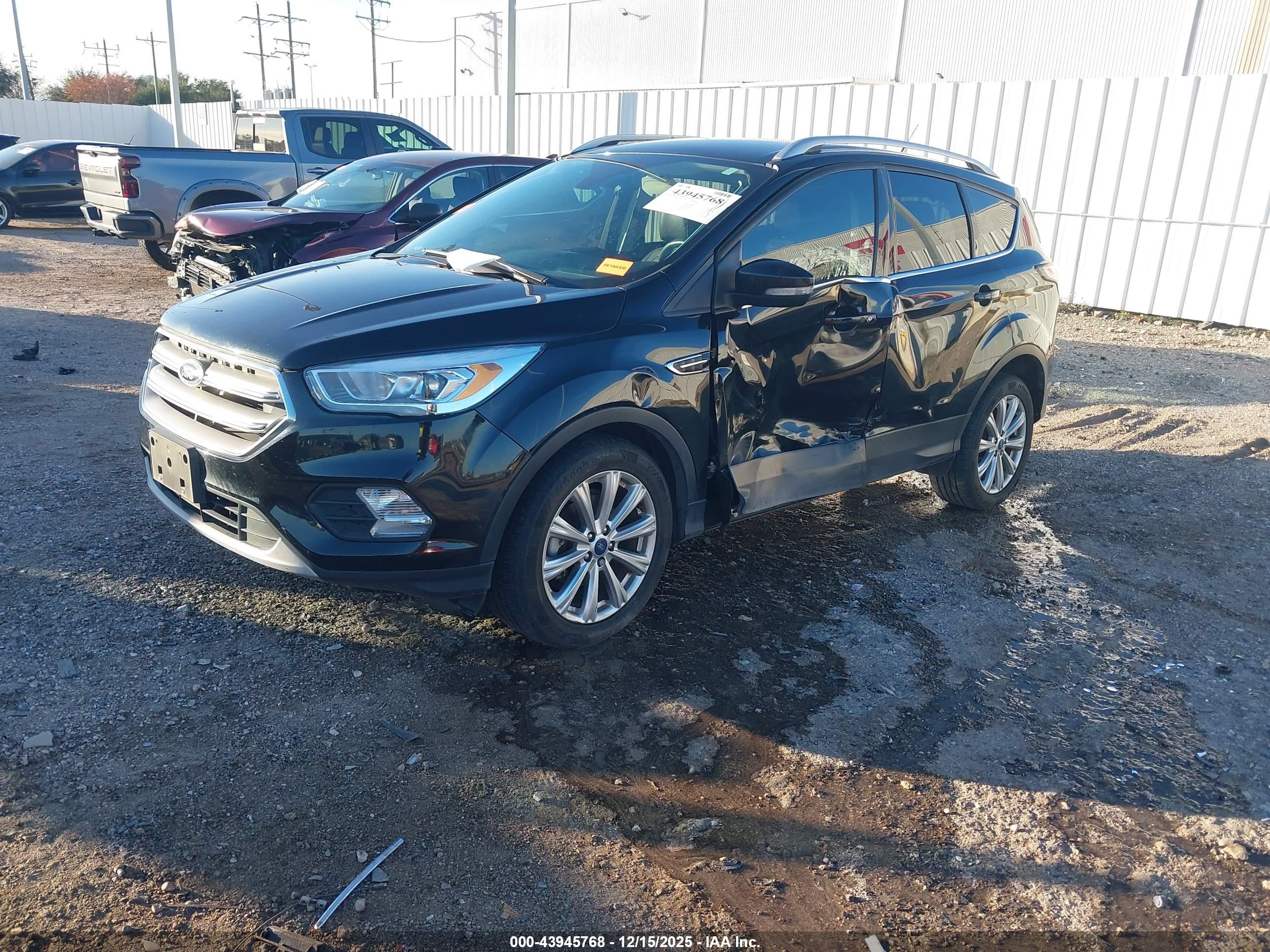 FORD ESCAPE image 2