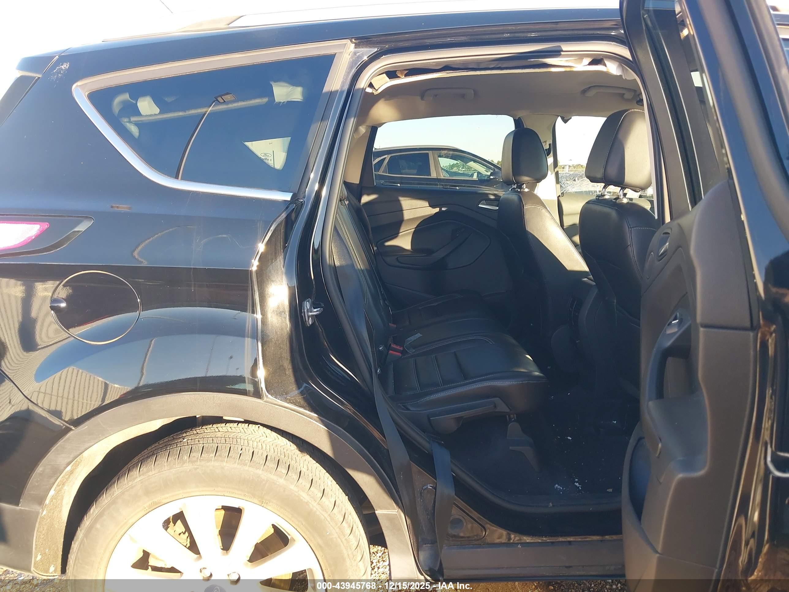 FORD ESCAPE image 8