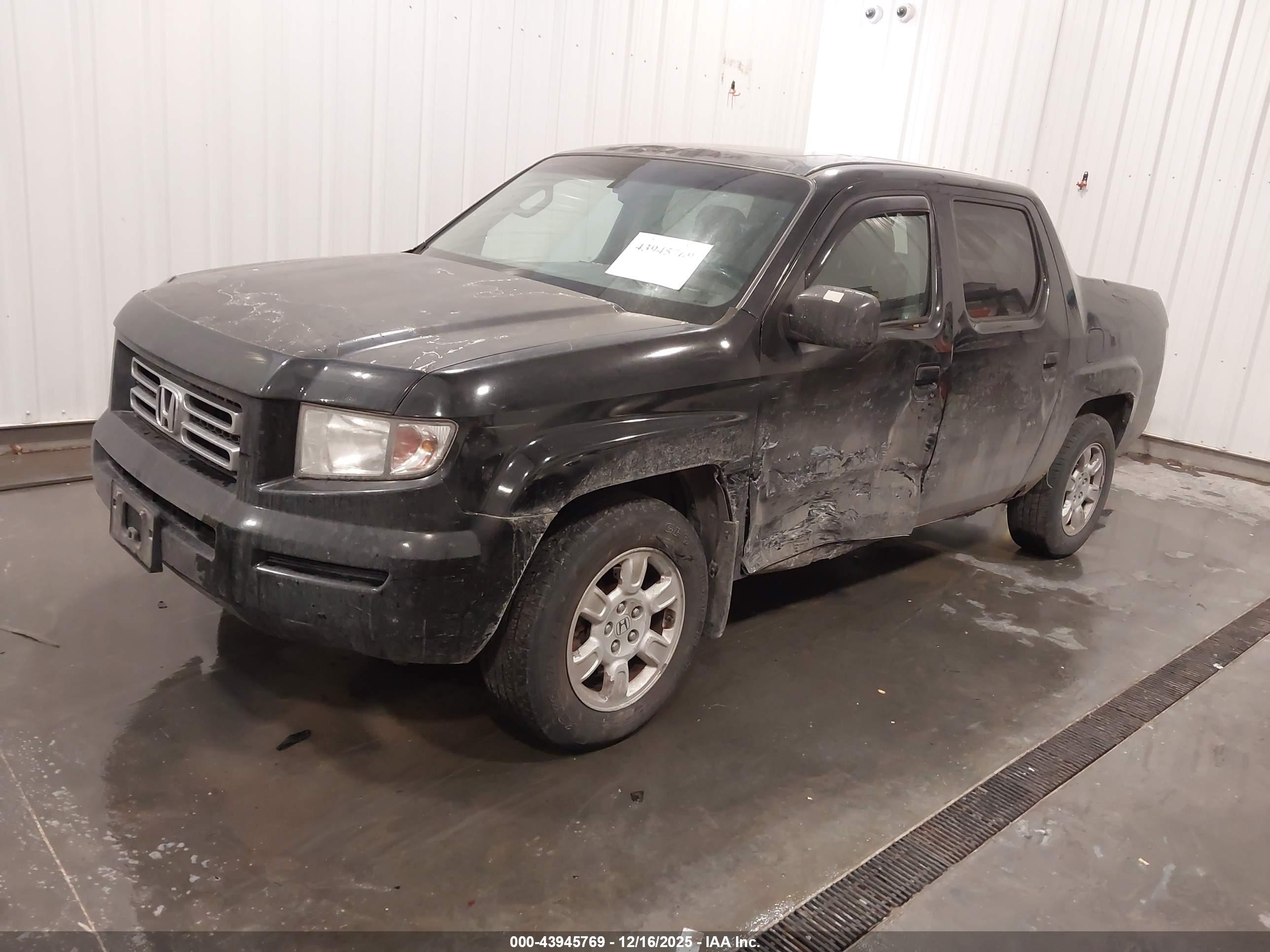 HONDA RIDGELINE image 2