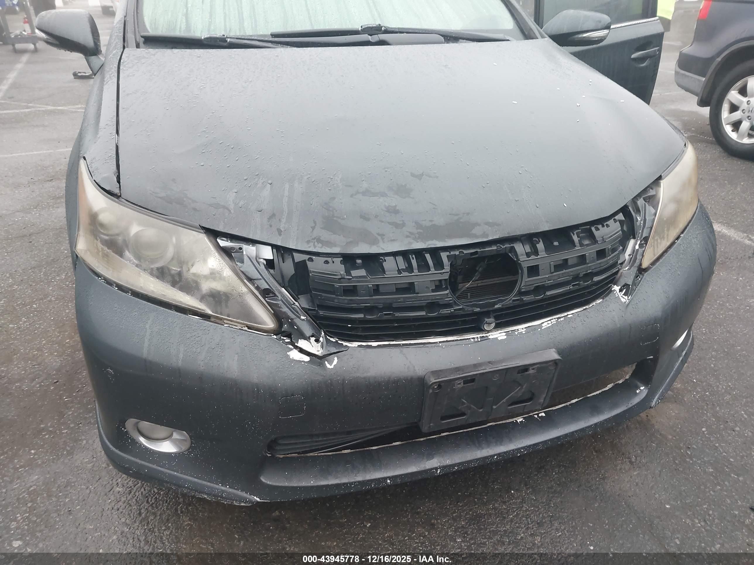 LEXUS HS image 6