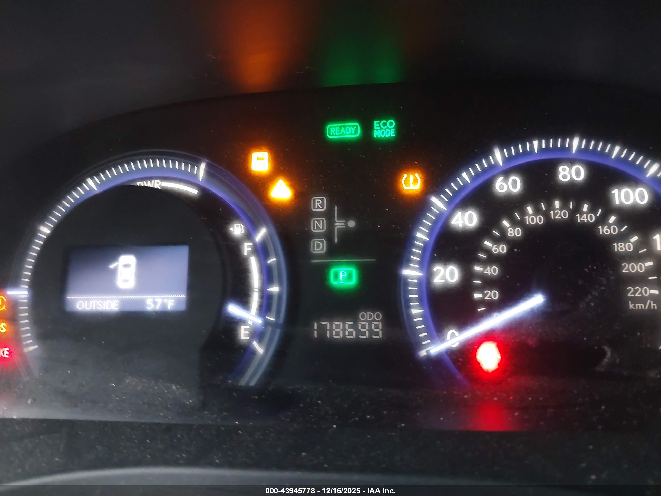 LEXUS HS image 7