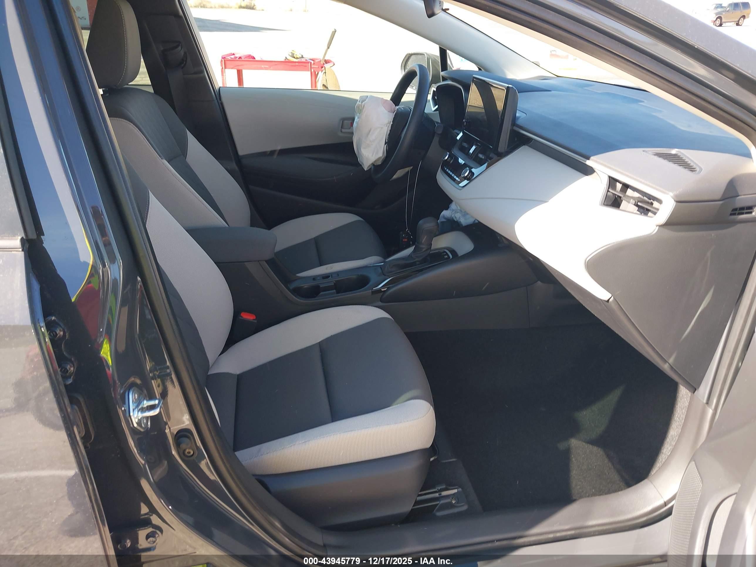 TOYOTA COROLLA image 5
