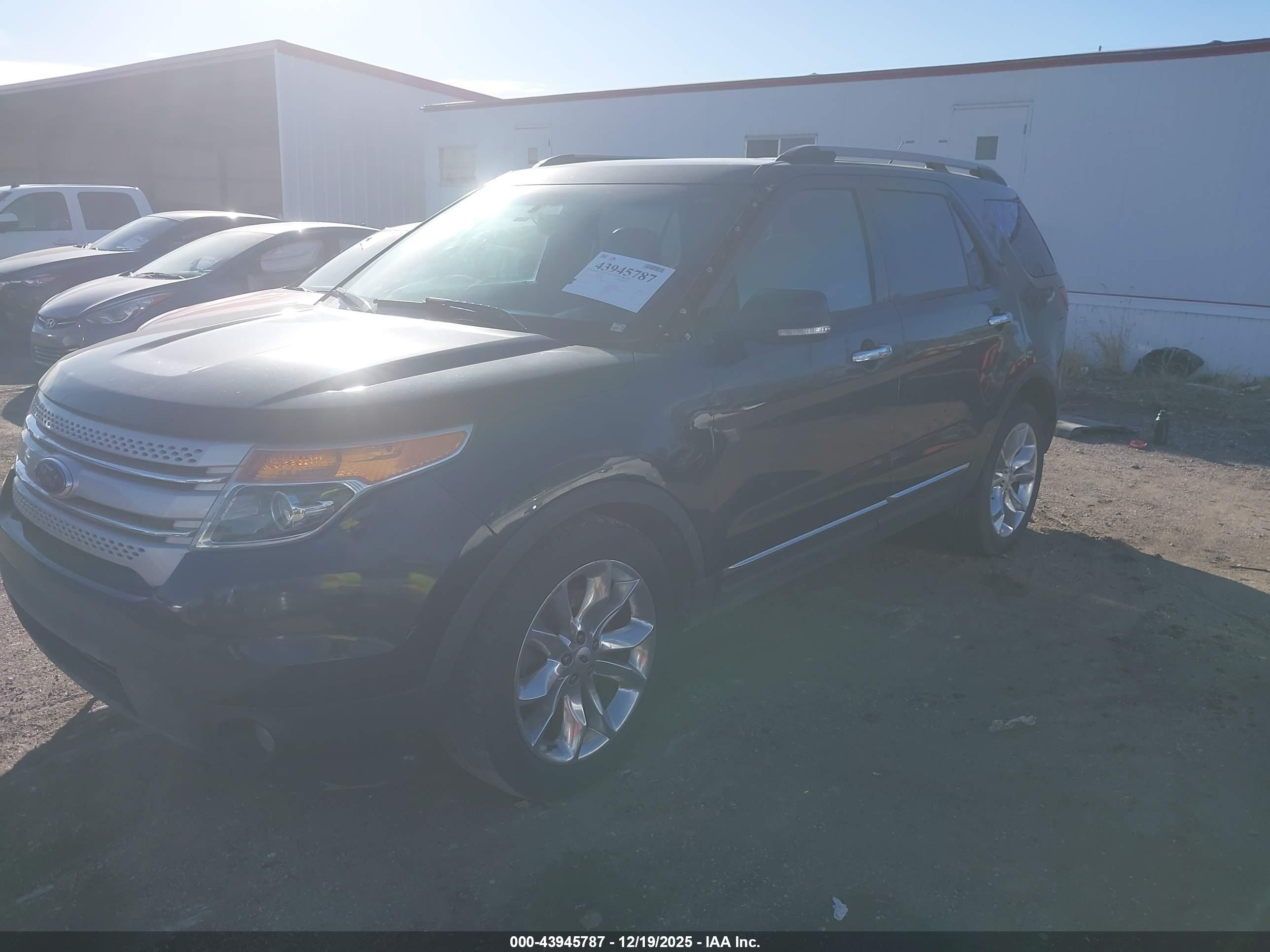 FORD EXPLORER image 2