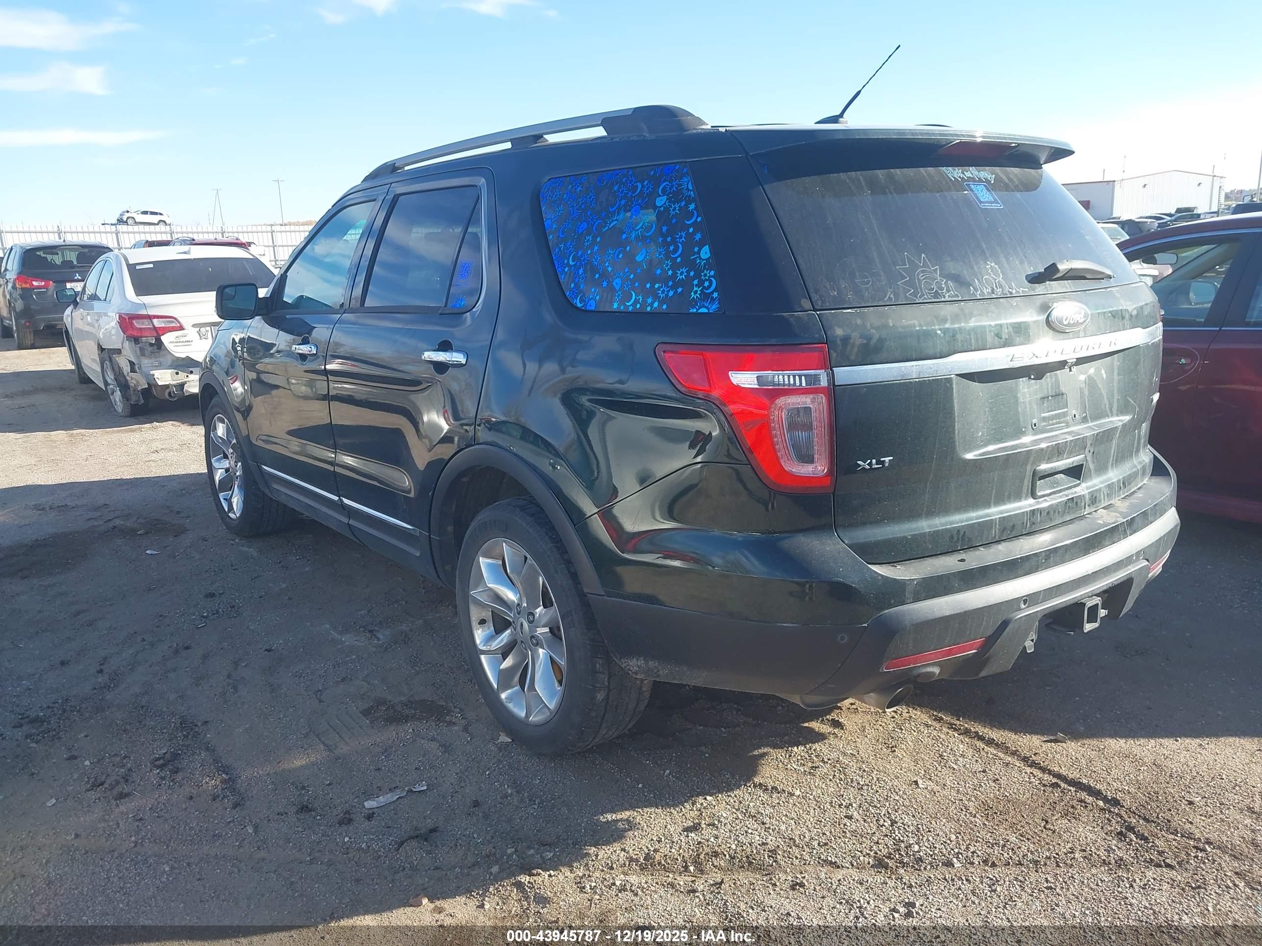 FORD EXPLORER image 3