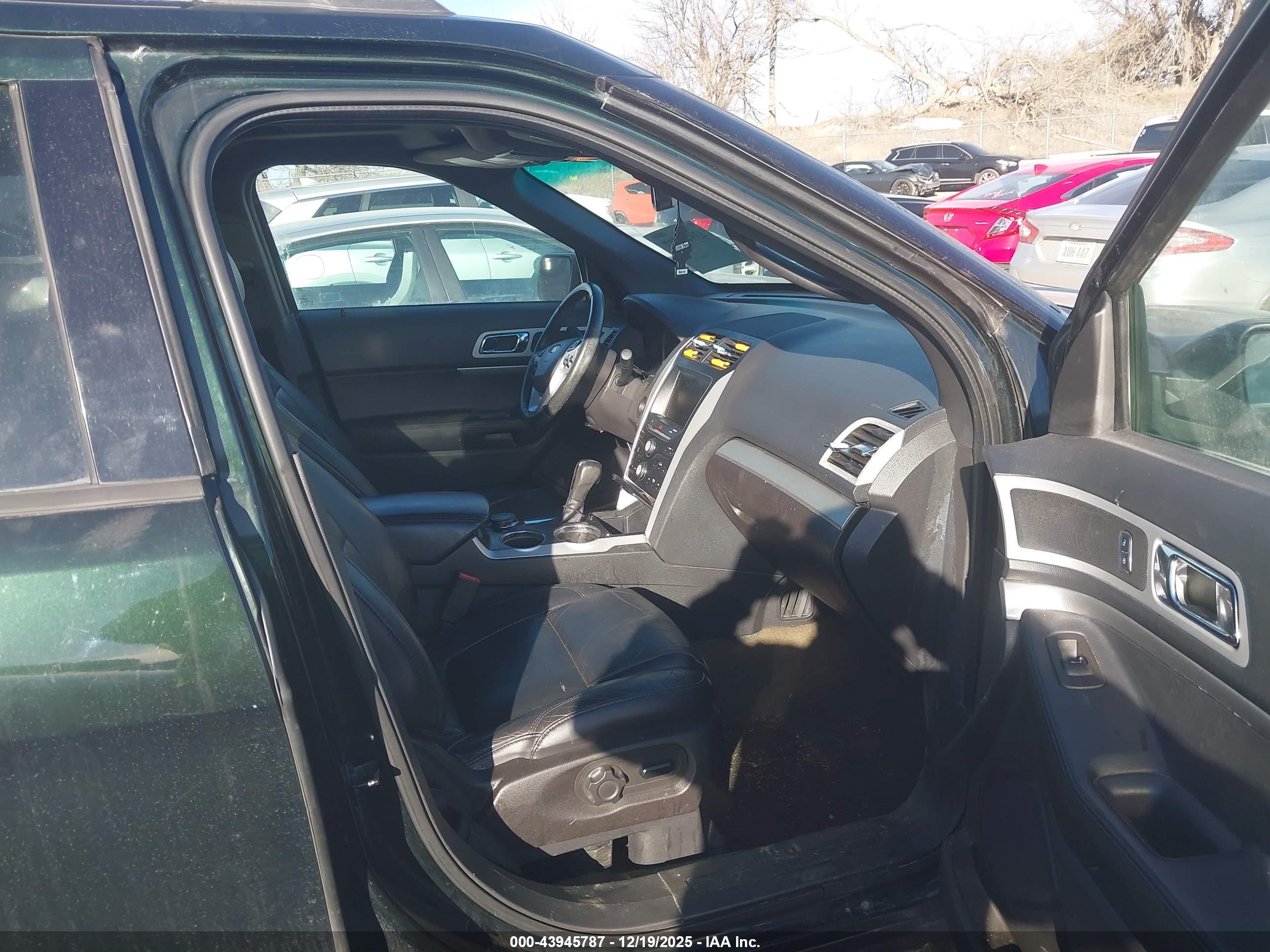 FORD EXPLORER image 5