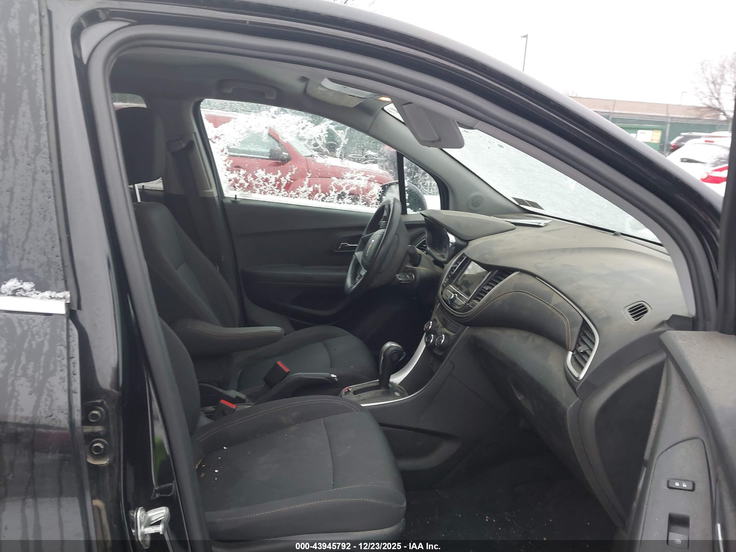 CHEVROLET TRAX image 5
