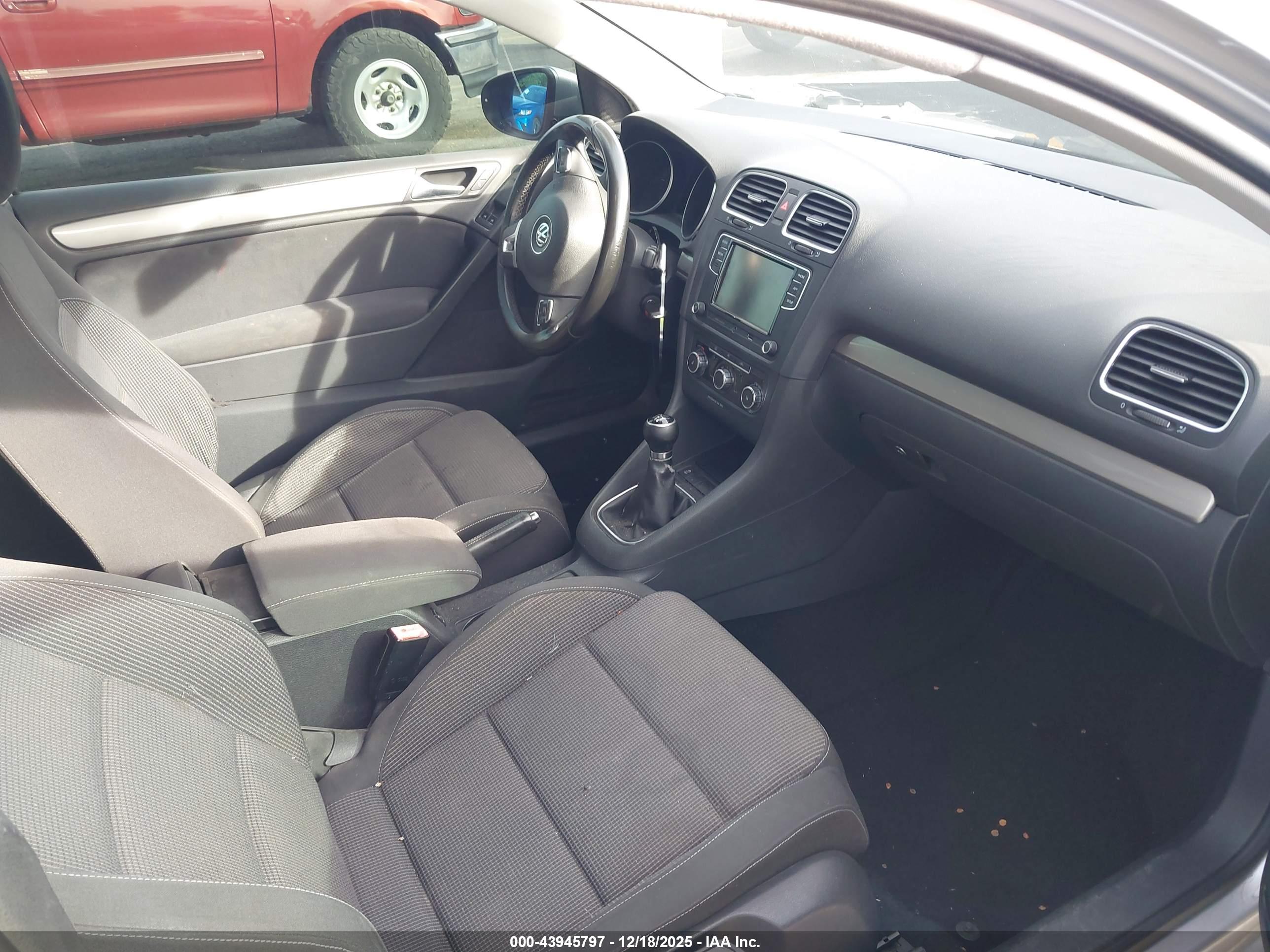 VOLKSWAGEN GOLF image 5