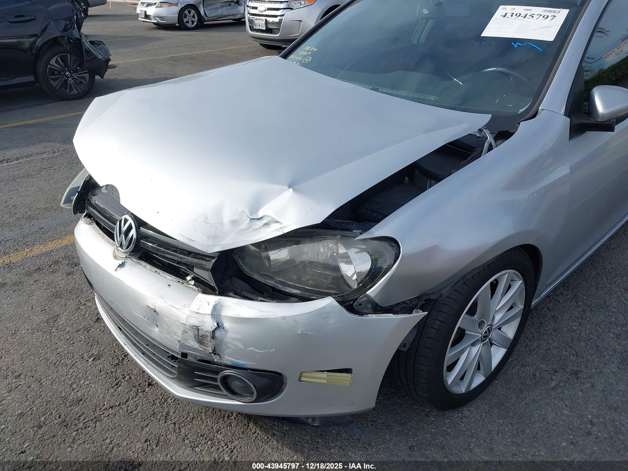 VOLKSWAGEN GOLF image 6