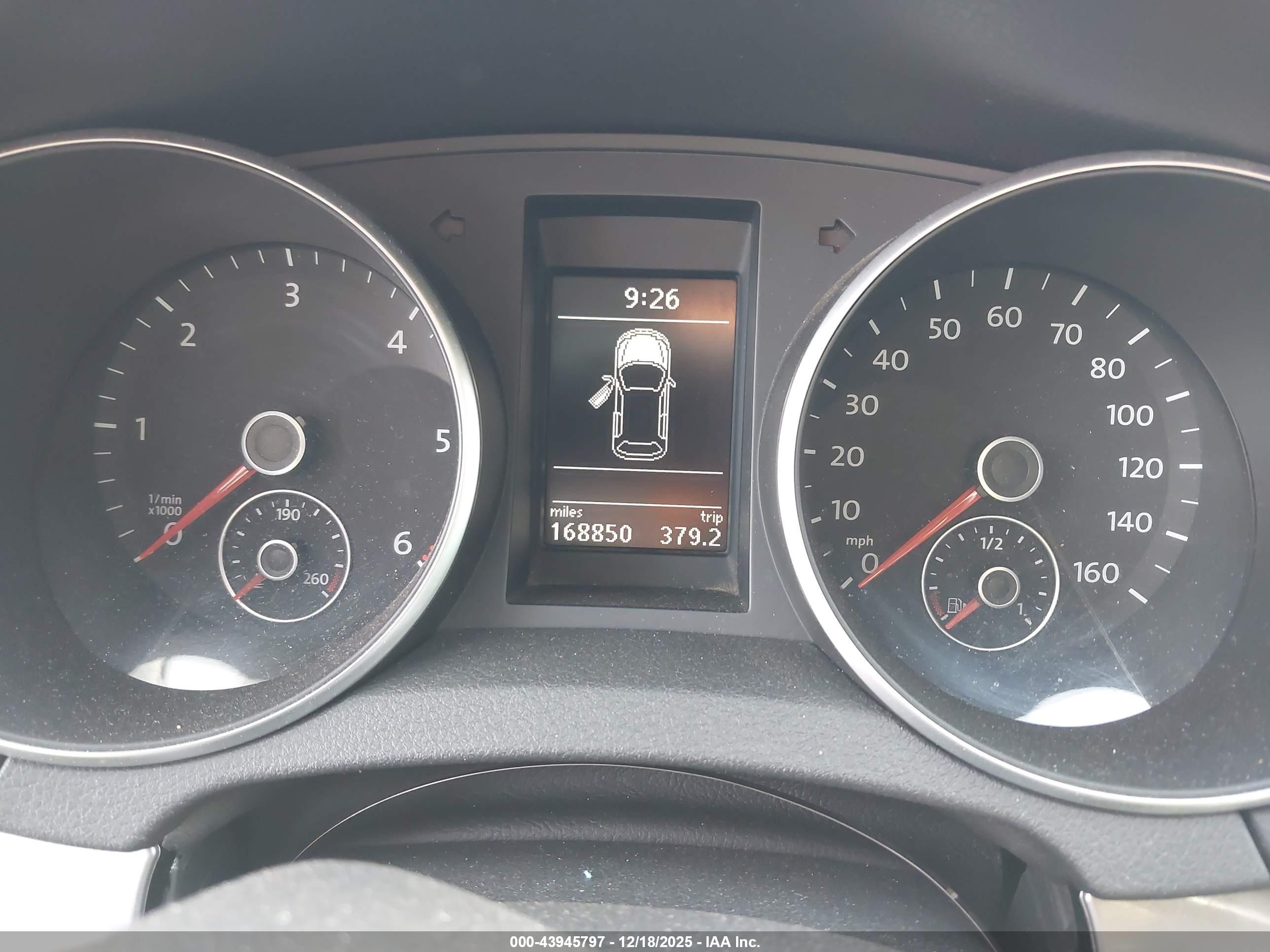 VOLKSWAGEN GOLF image 7