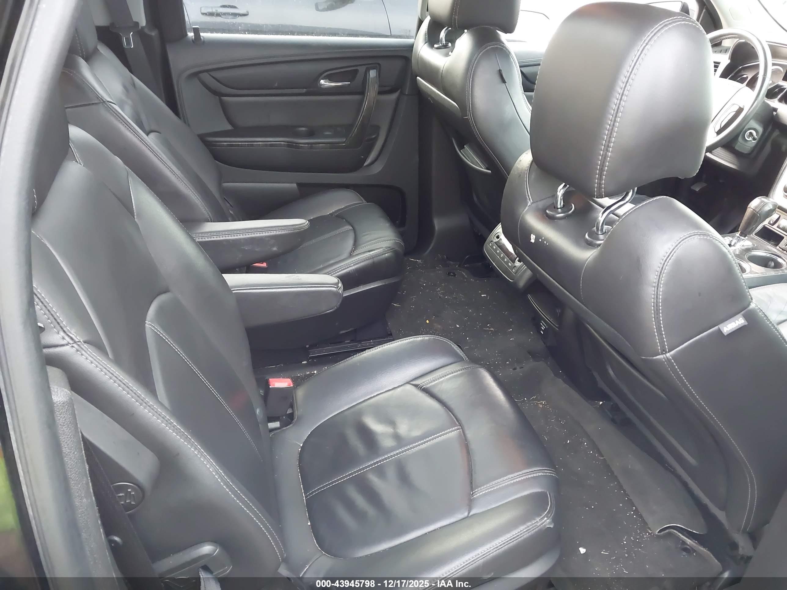 GMC ACADIA image 8