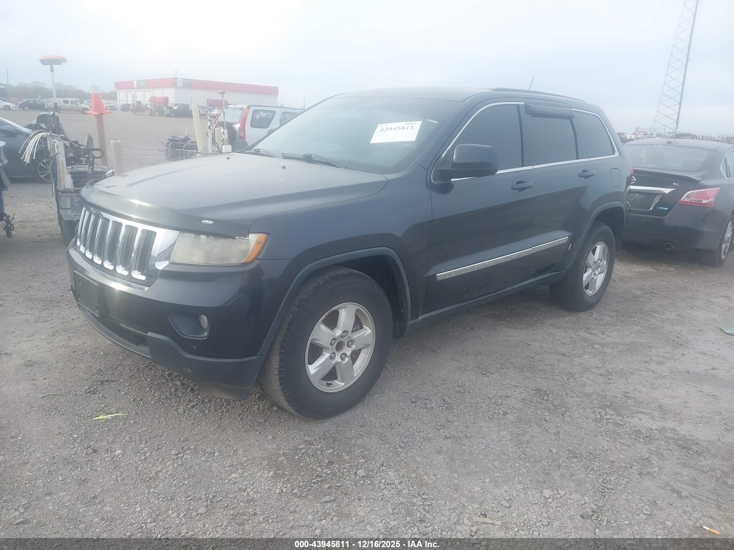 JEEP GRAND image 2