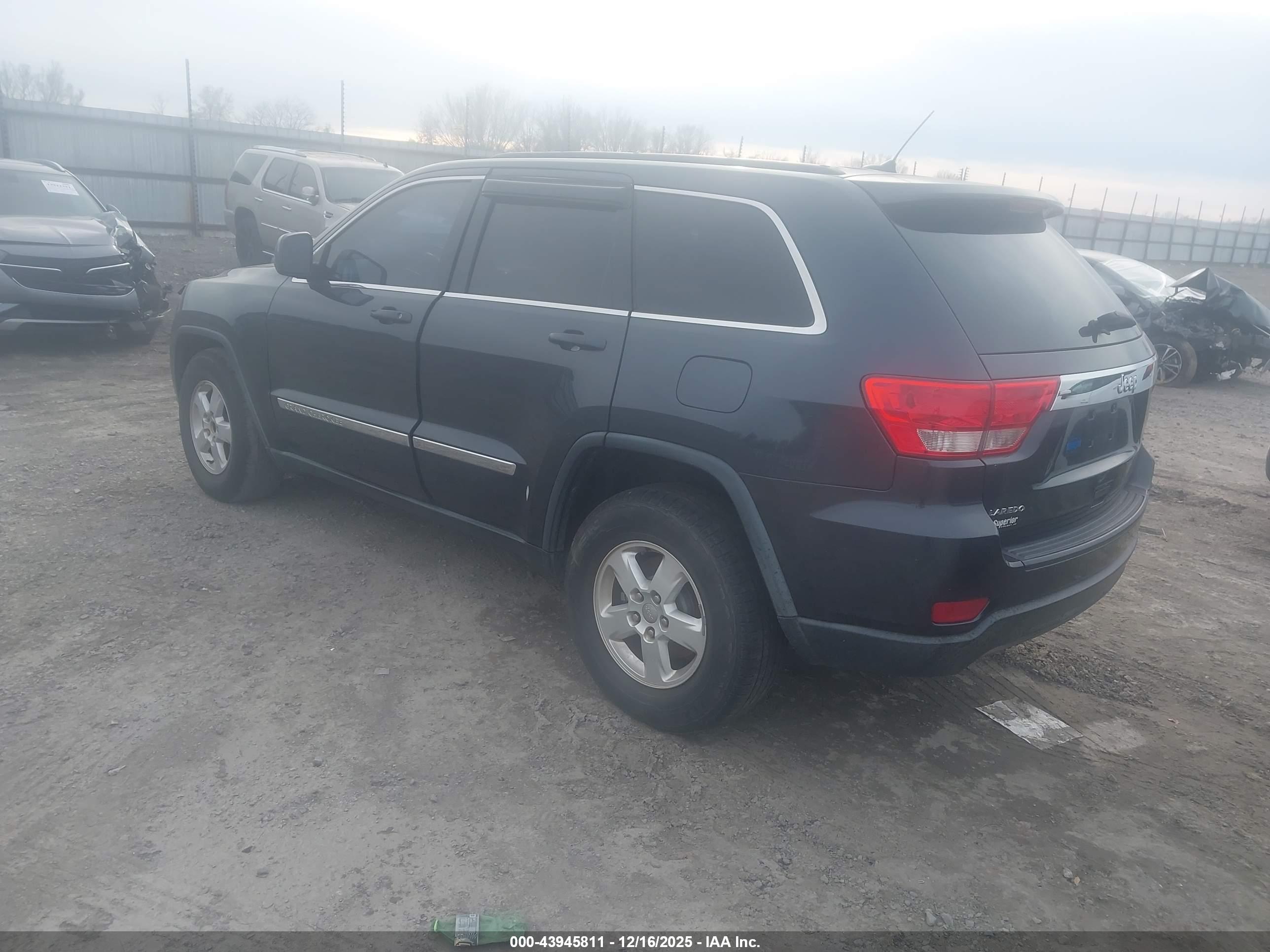 JEEP GRAND image 3