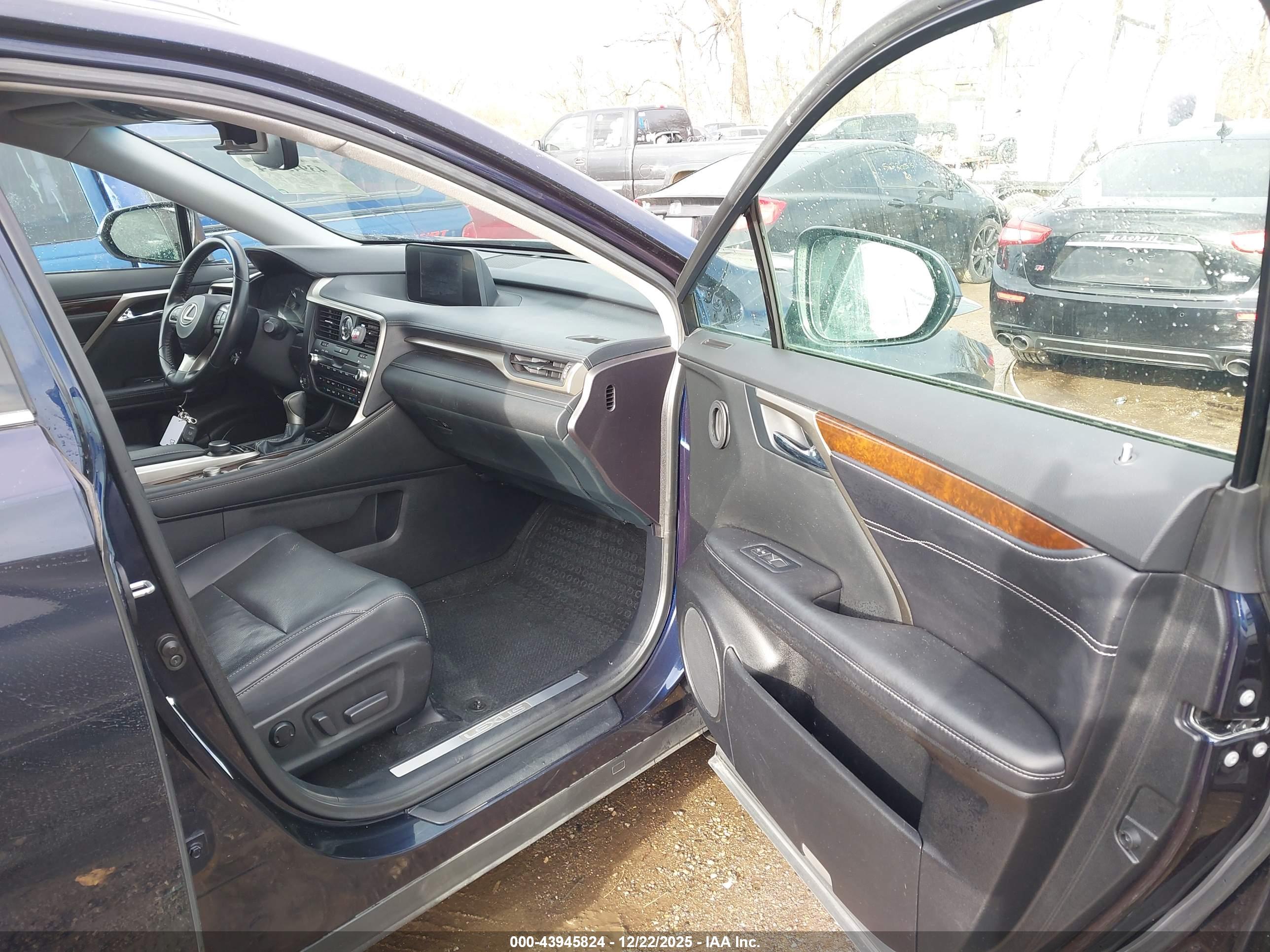 LEXUS RX image 5