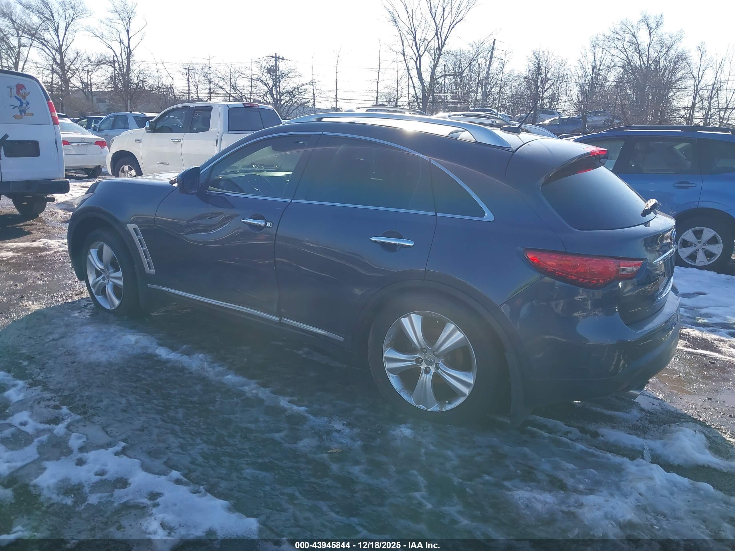 INFINITI FX35 image 3