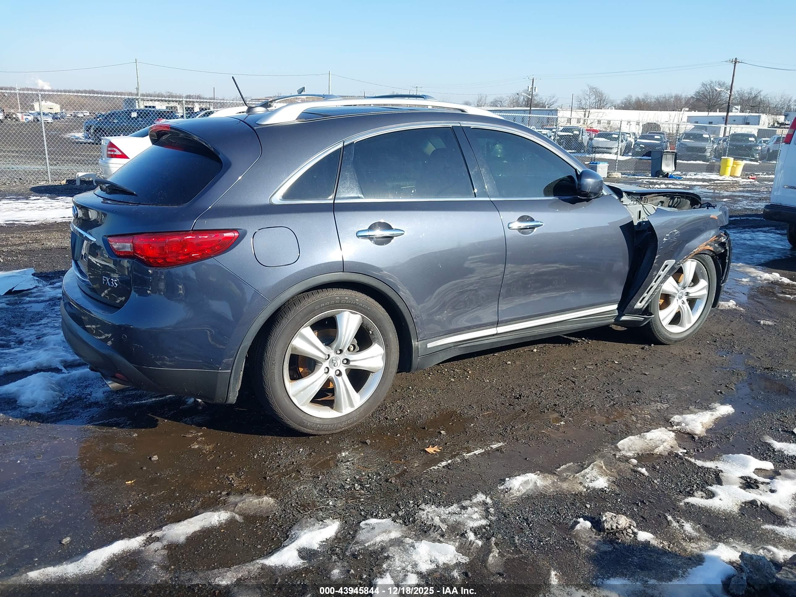 INFINITI FX35 image 4