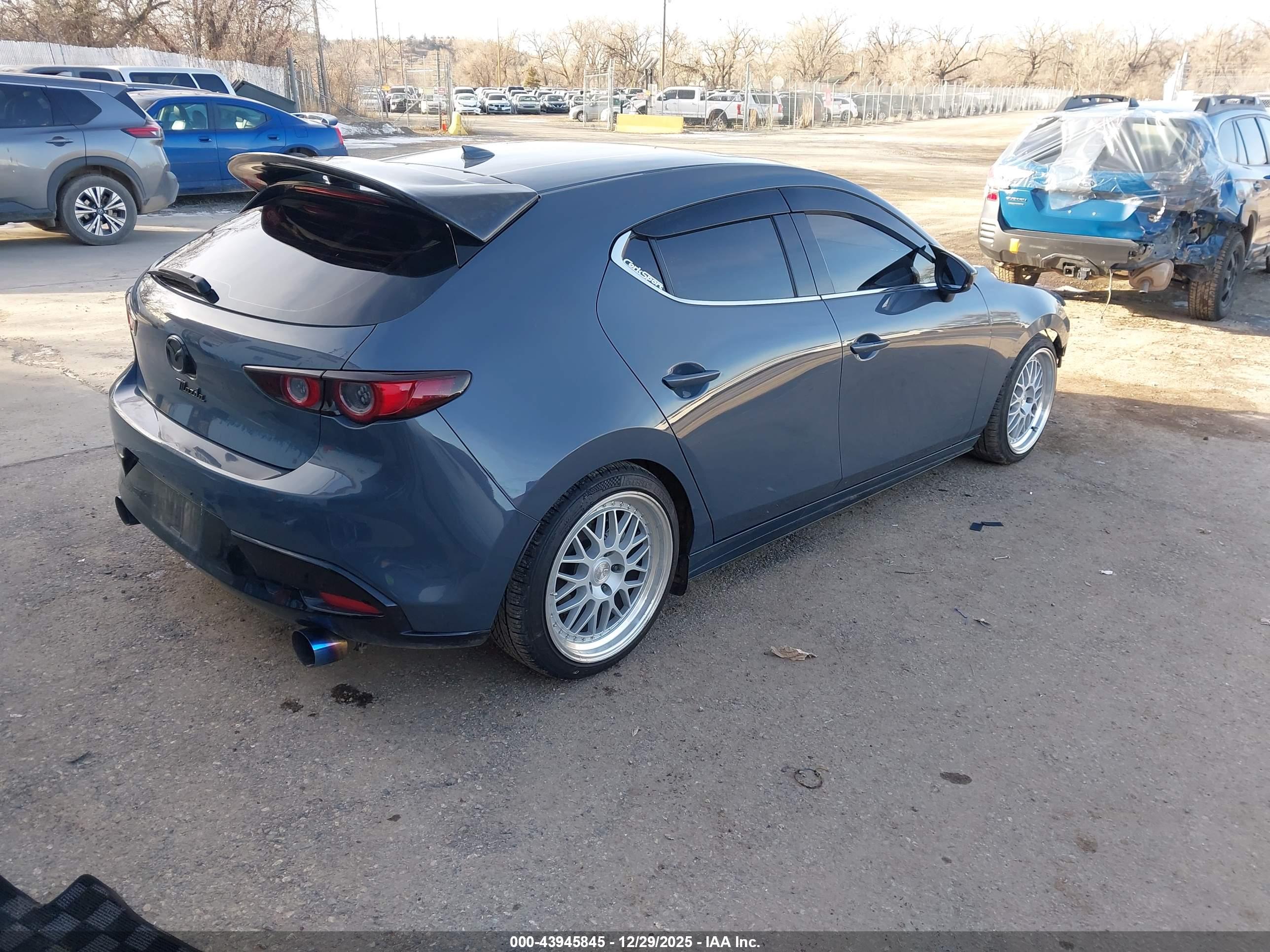 MAZDA MAZDA3 image 4