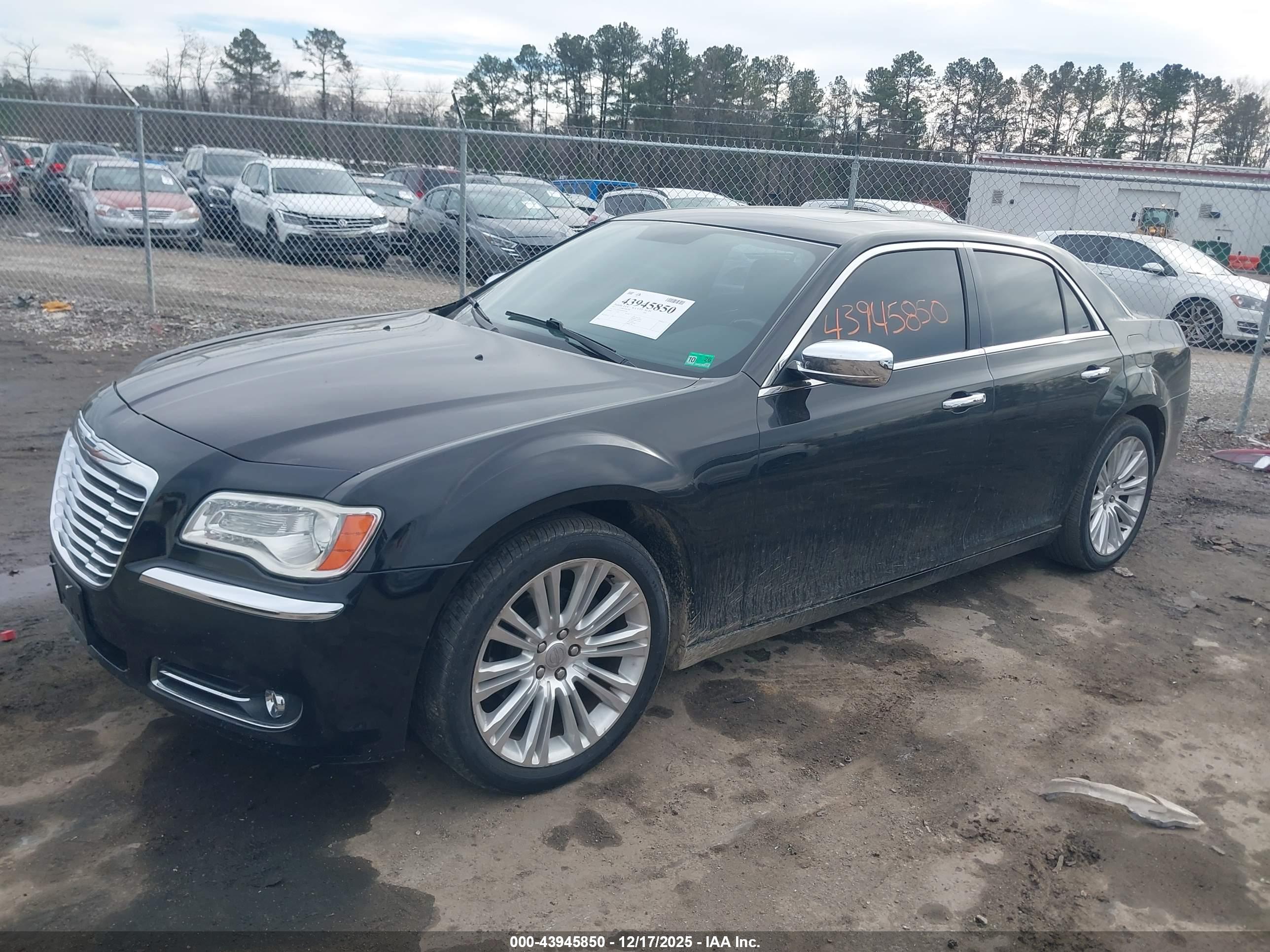 CHRYSLER 300 image 2