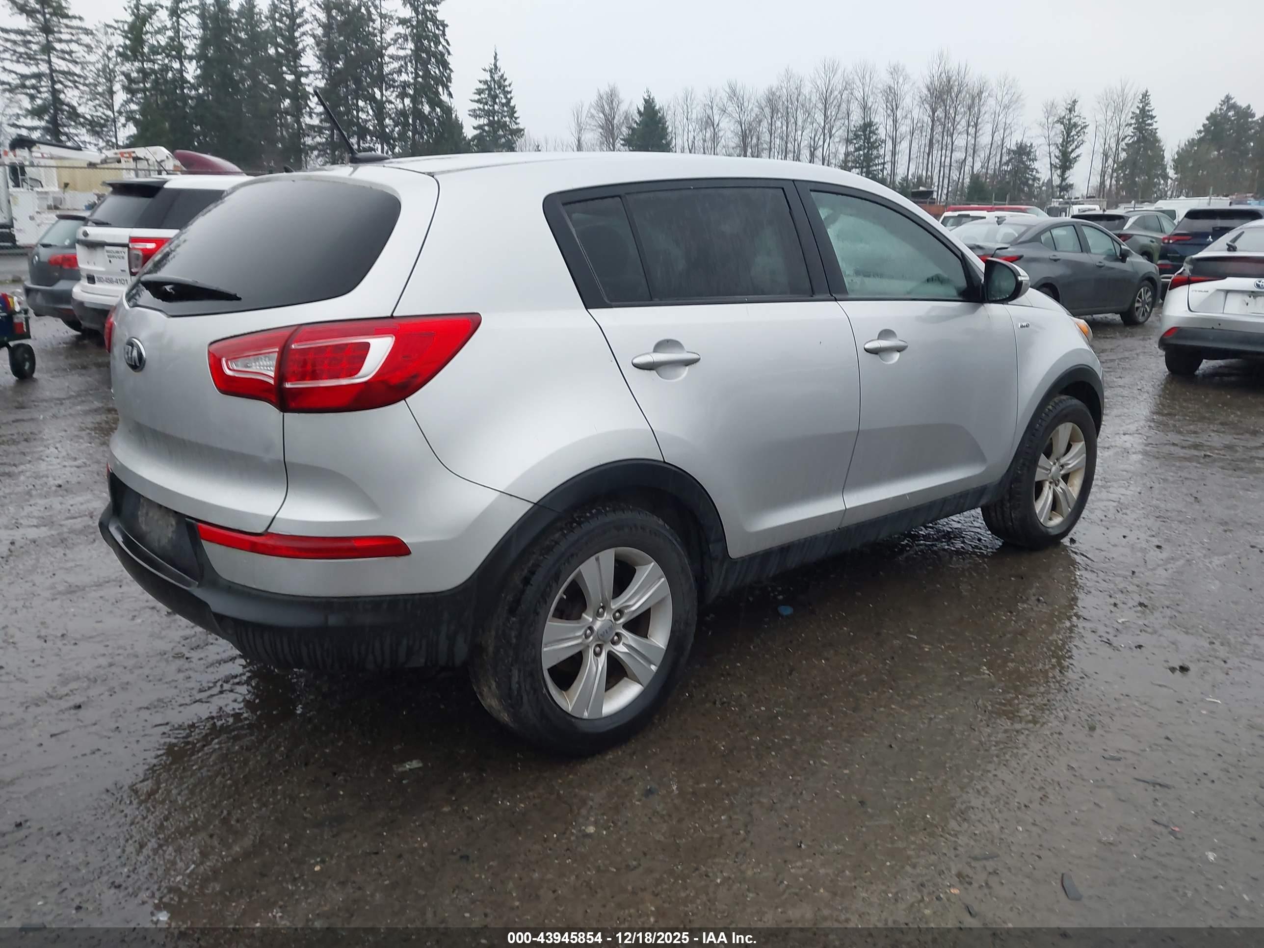 KIA SPORTAGE image 4