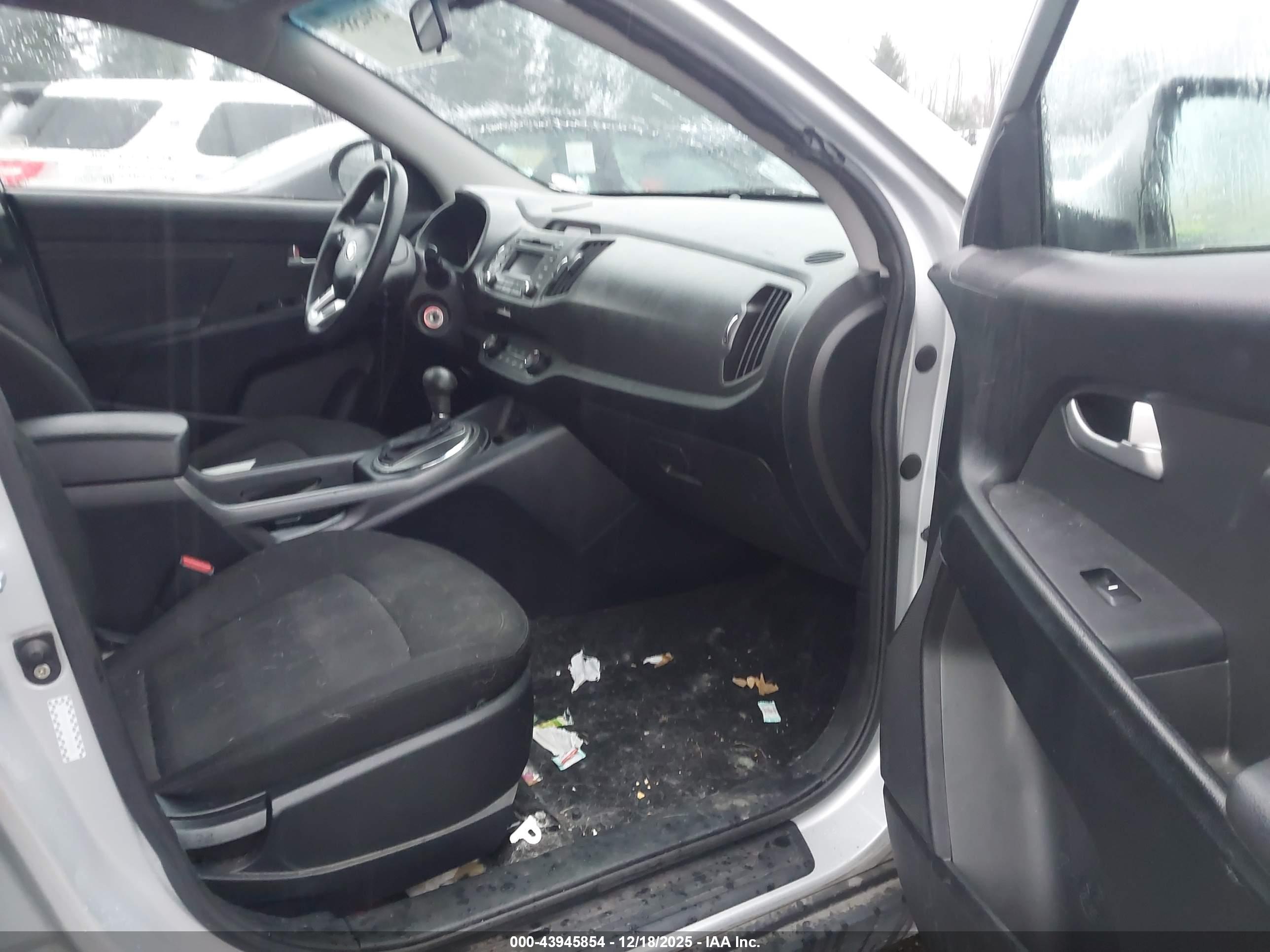 KIA SPORTAGE image 5