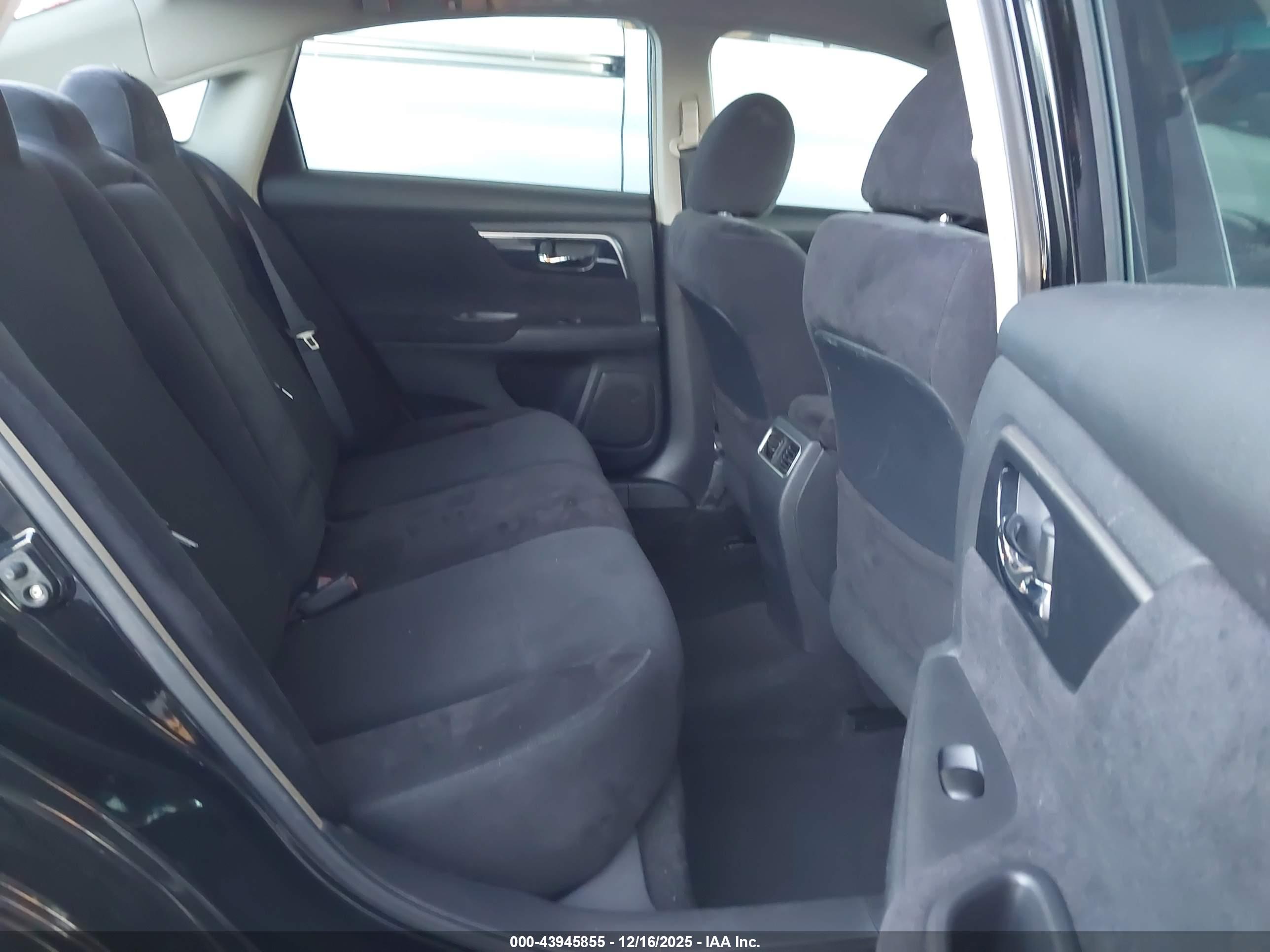 NISSAN ALTIMA image 8
