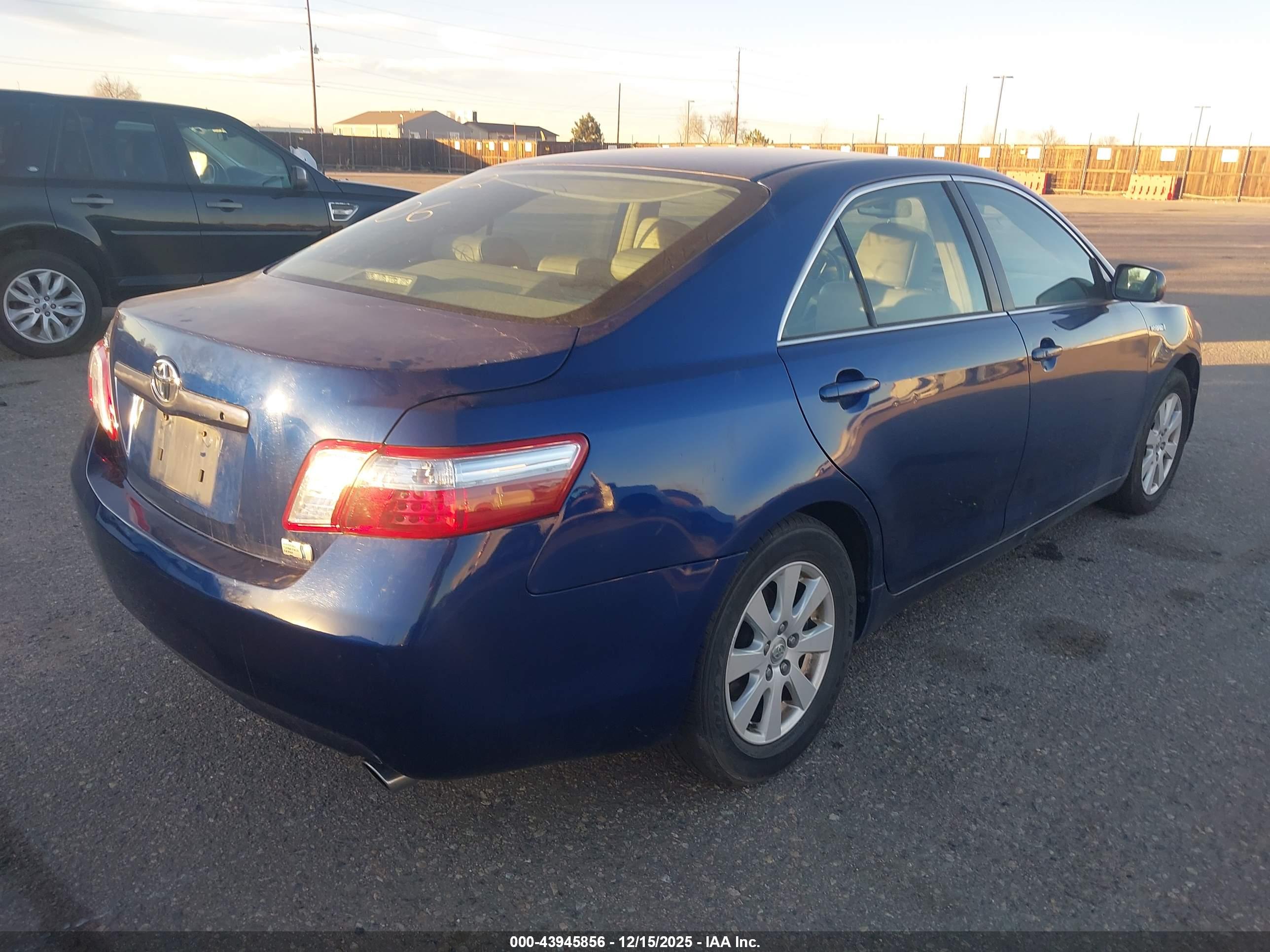 TOYOTA CAMRY image 4