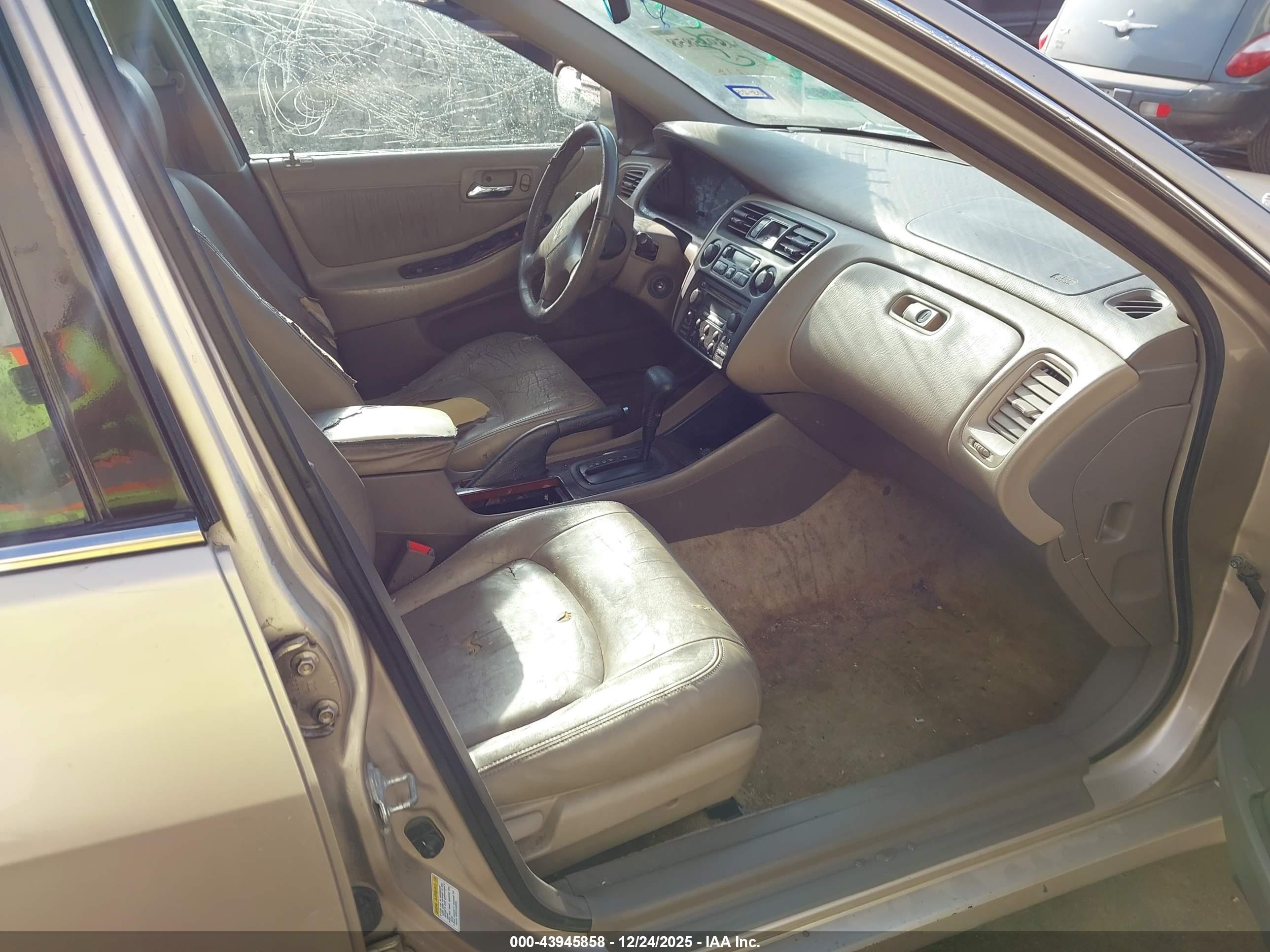HONDA ACCORD image 5