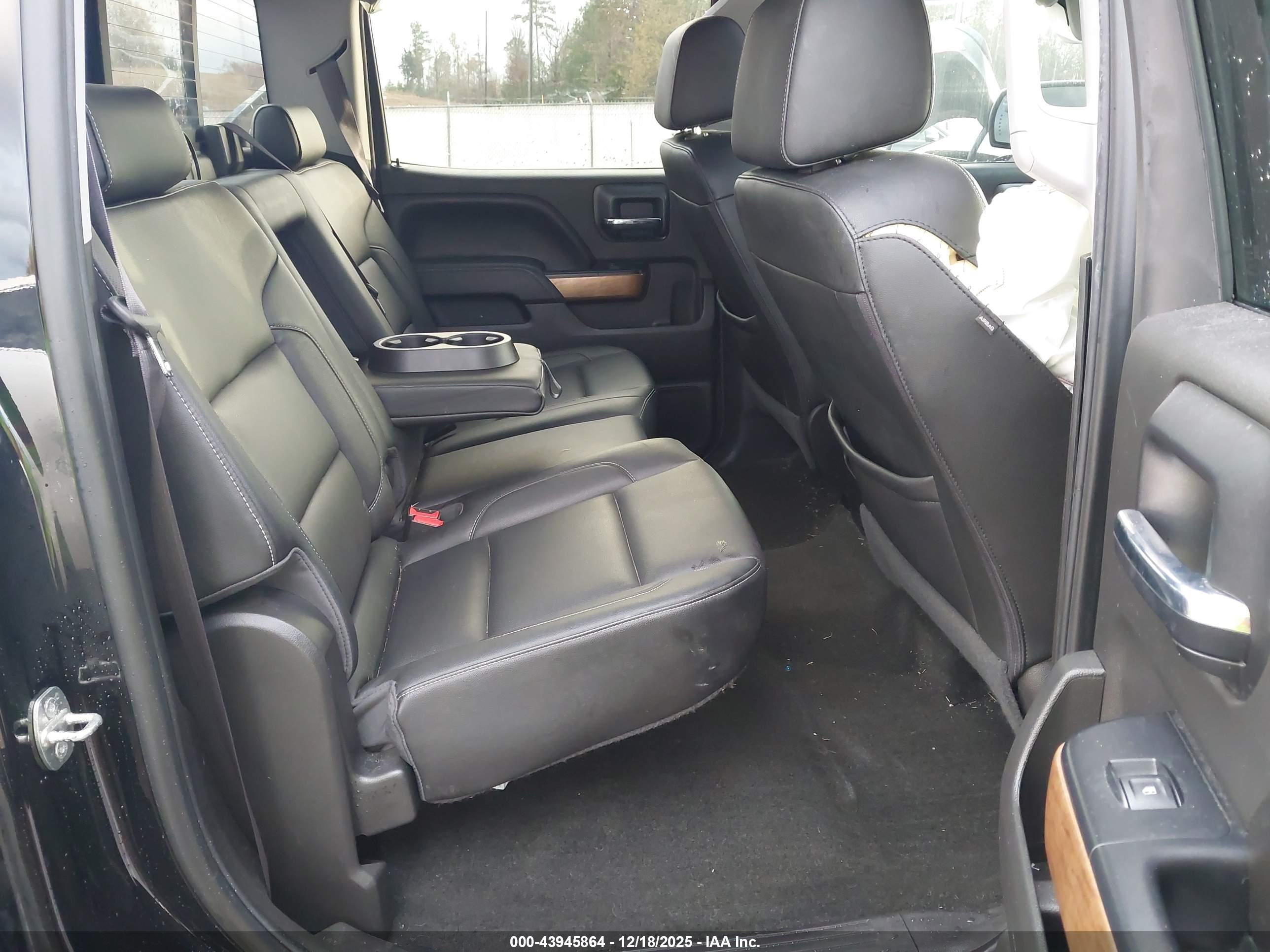 CHEVROLET SILVERADO image 8