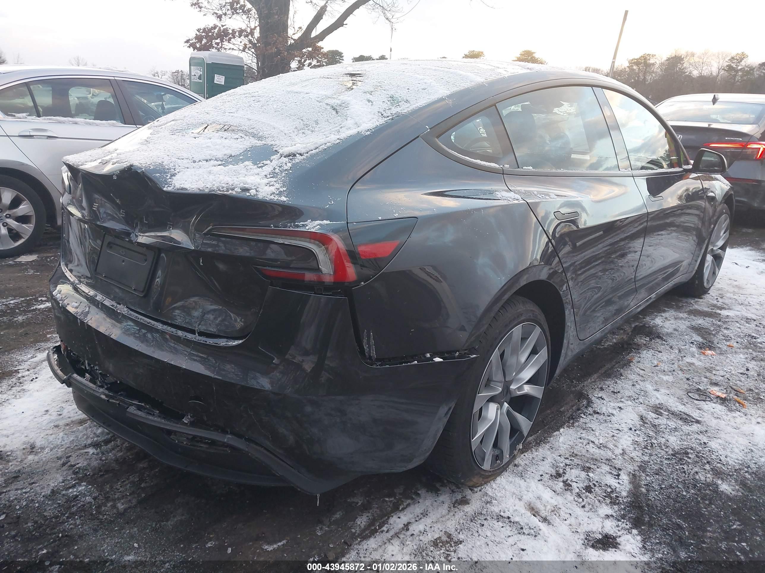 TESLA MODEL image 4