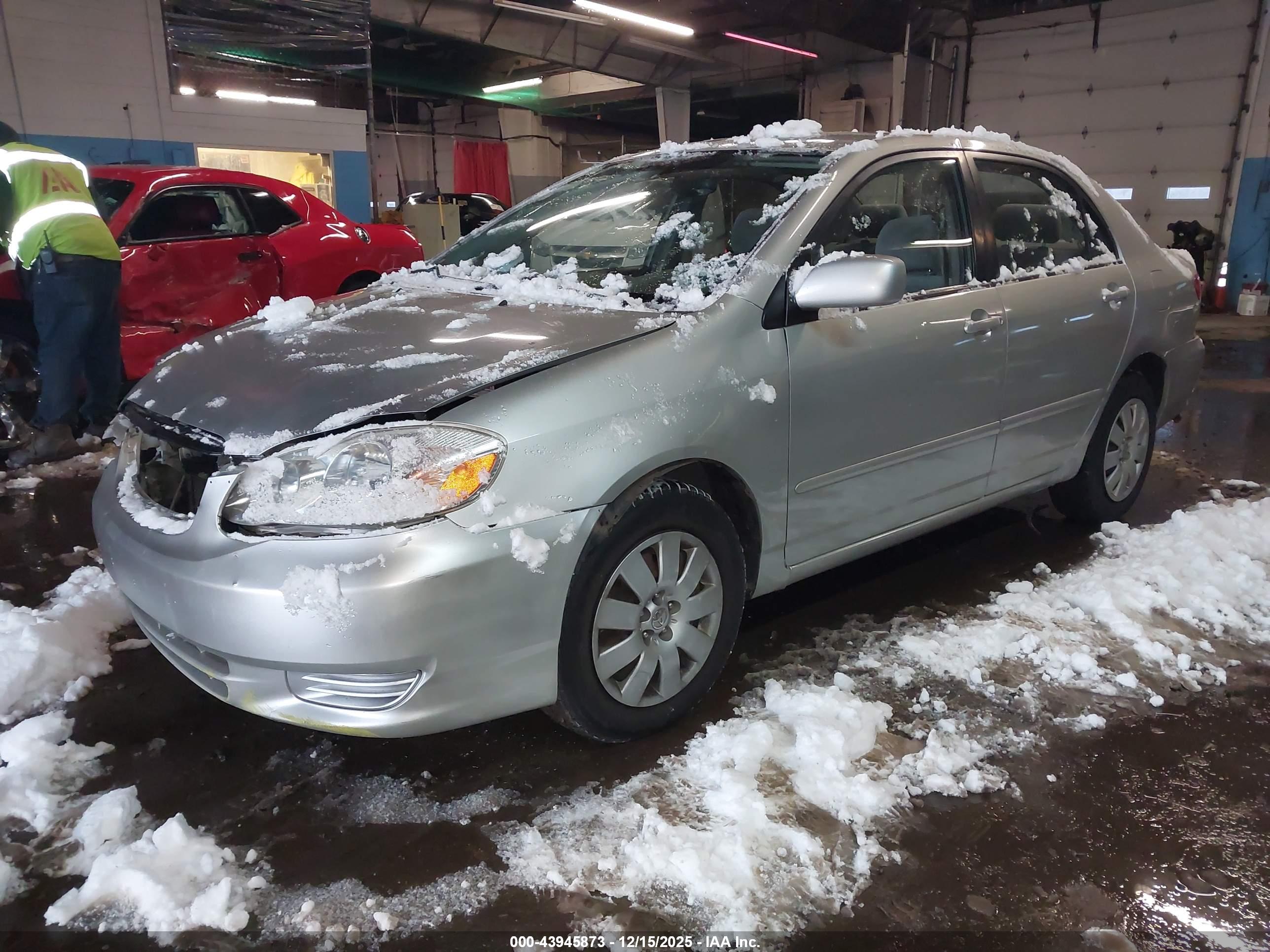 TOYOTA COROLLA image 2