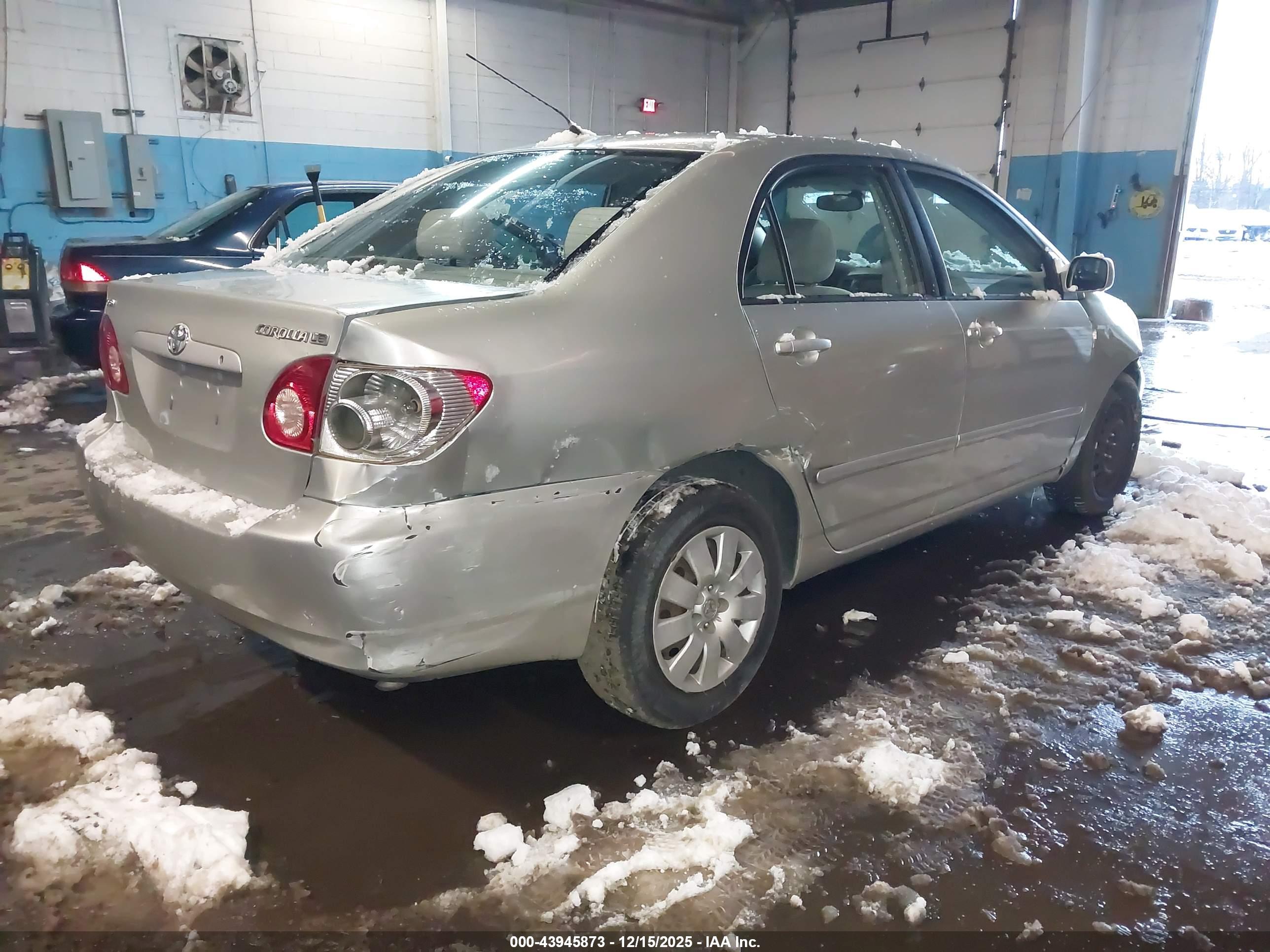 TOYOTA COROLLA image 4