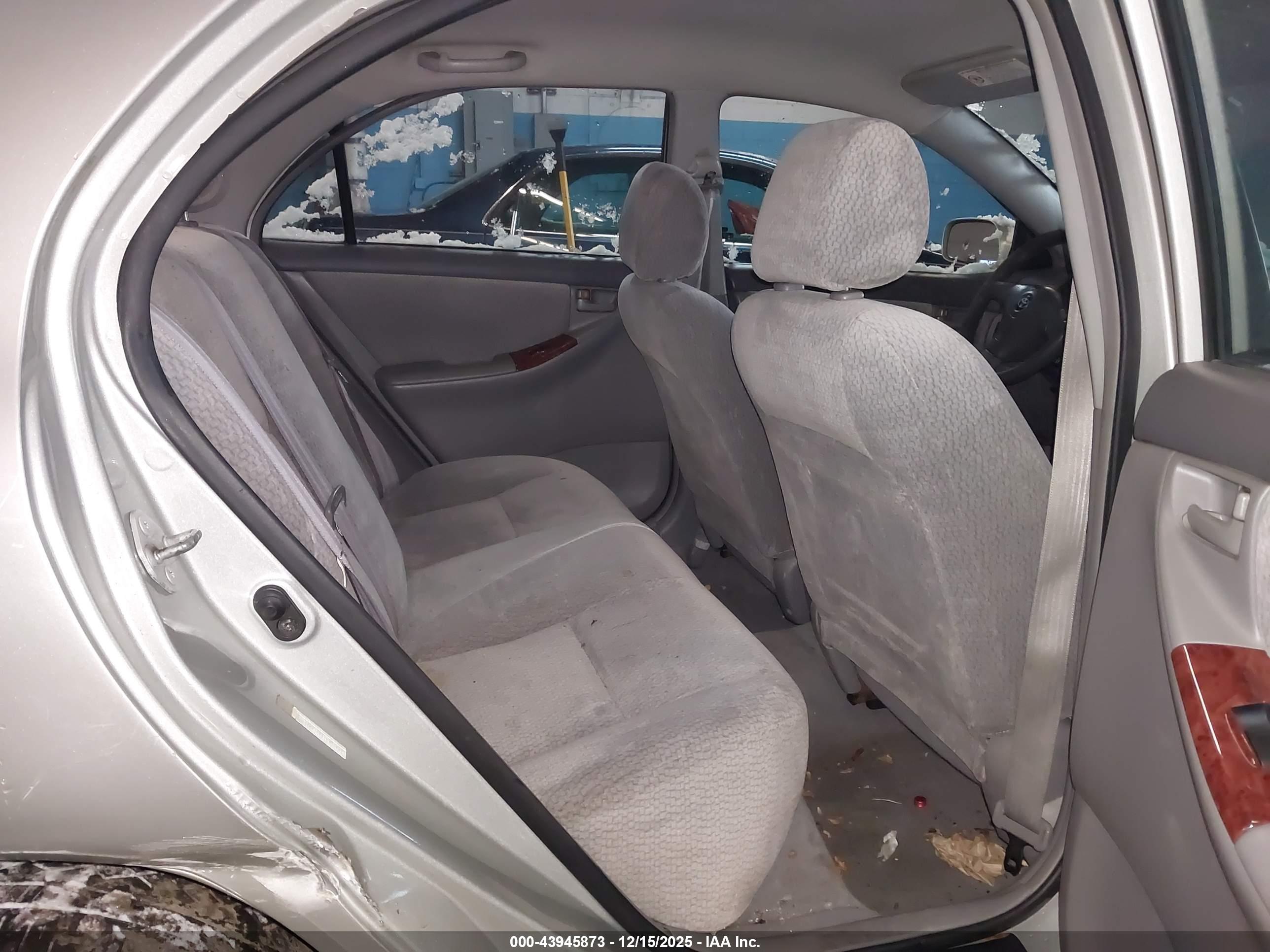 TOYOTA COROLLA image 8