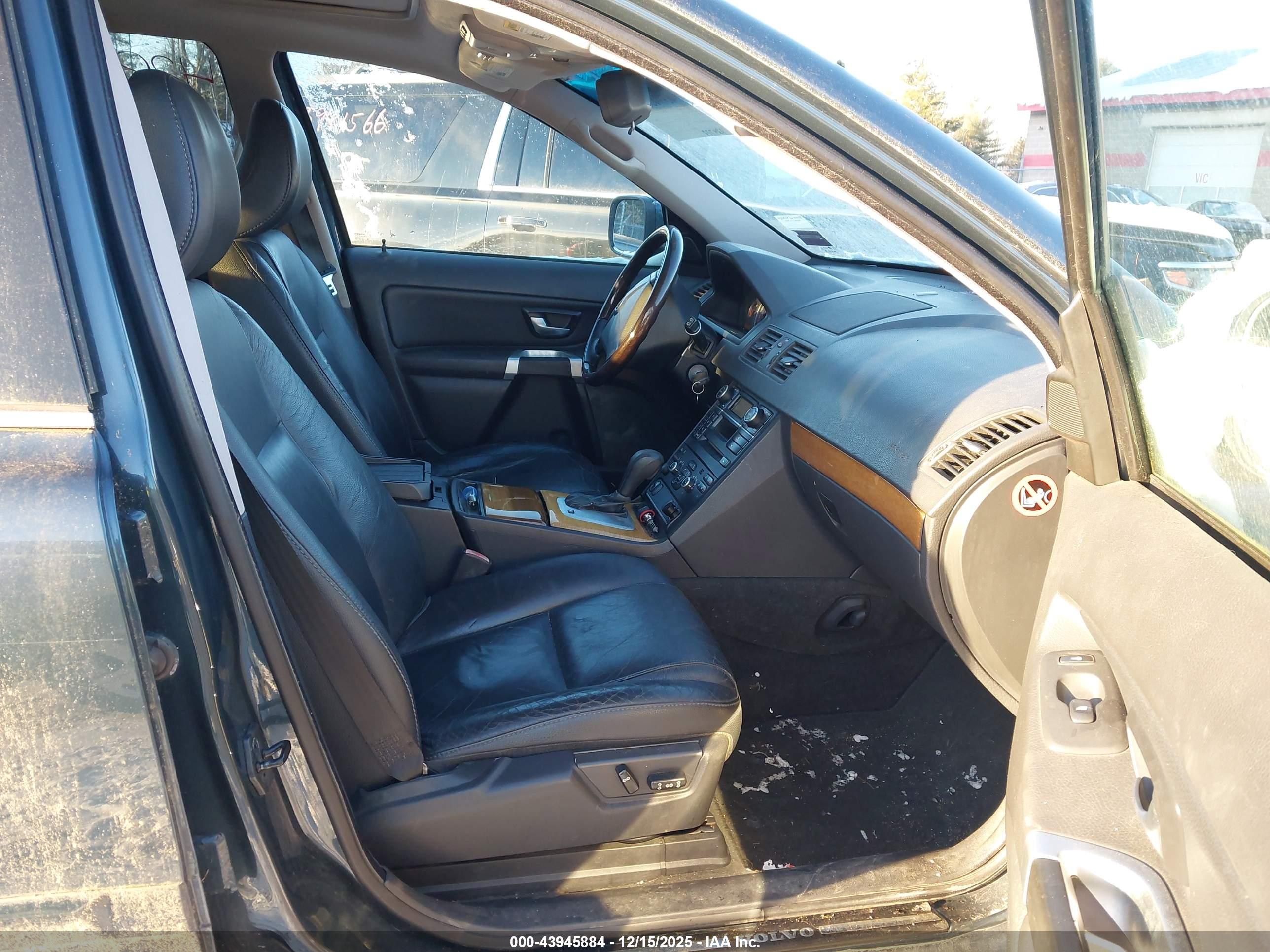 VOLVO XC90 image 5