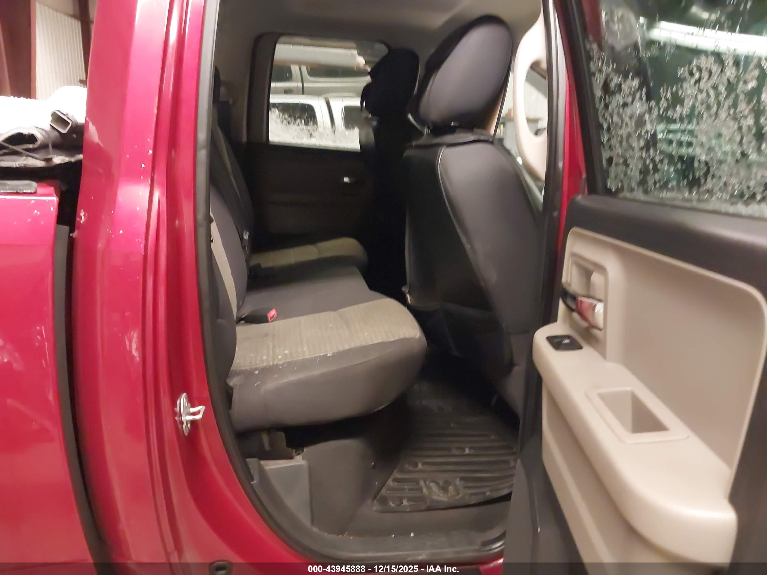 DODGE RAM image 8