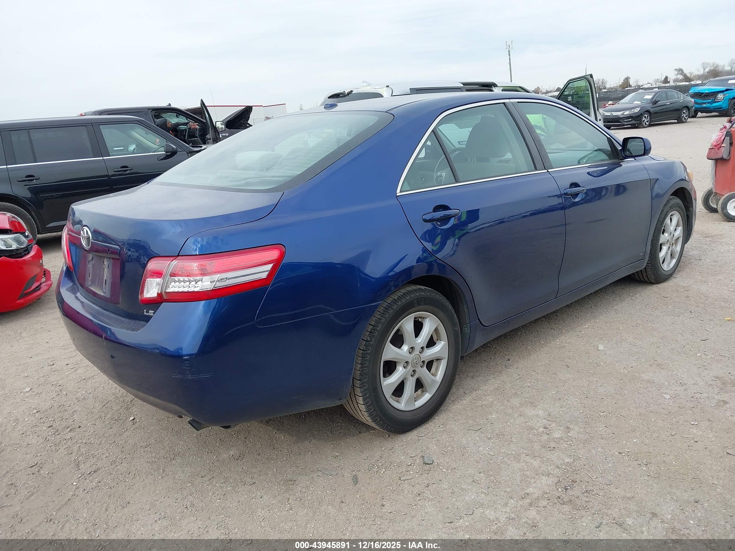 TOYOTA CAMRY image 4