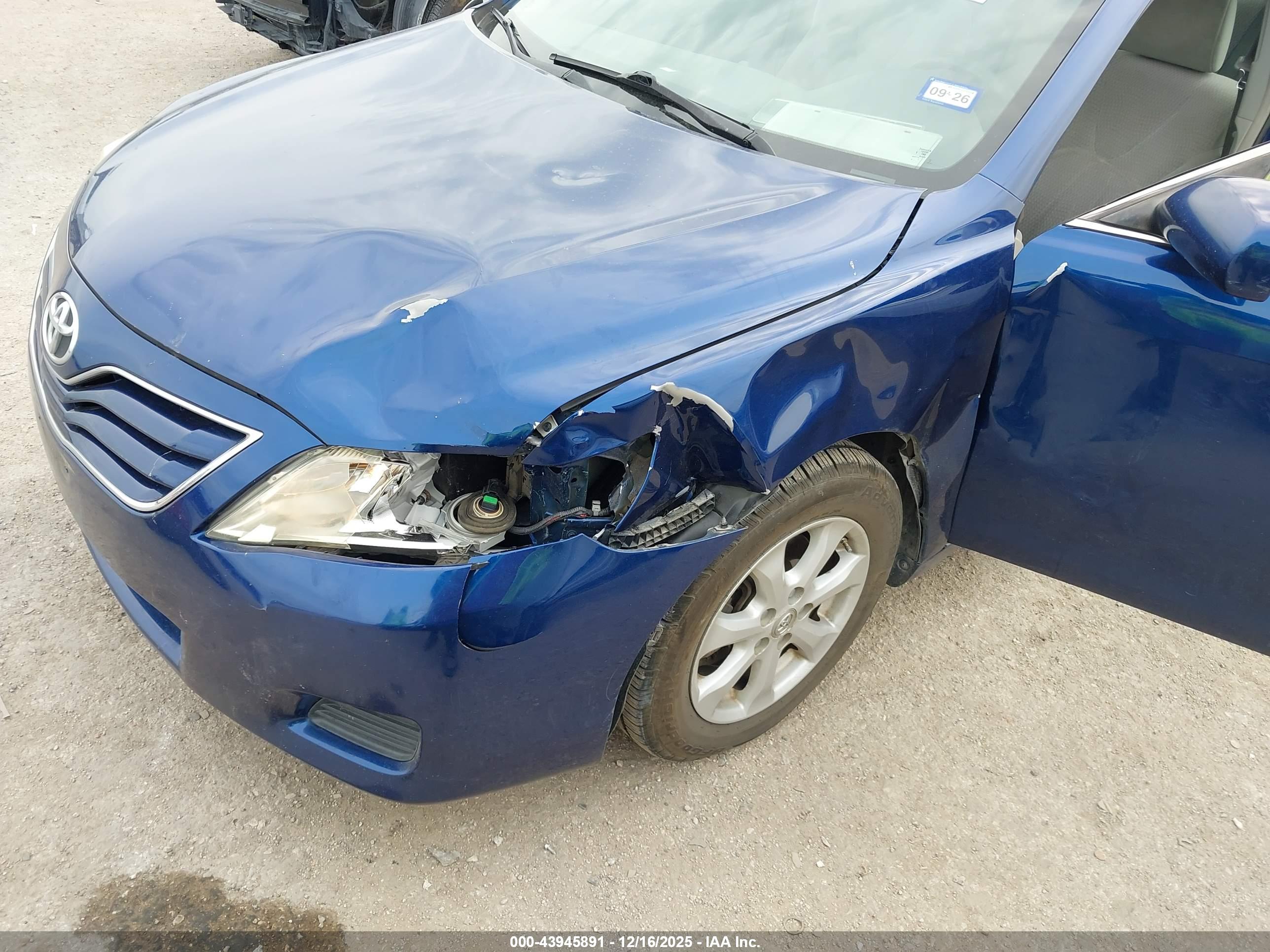 TOYOTA CAMRY image 6