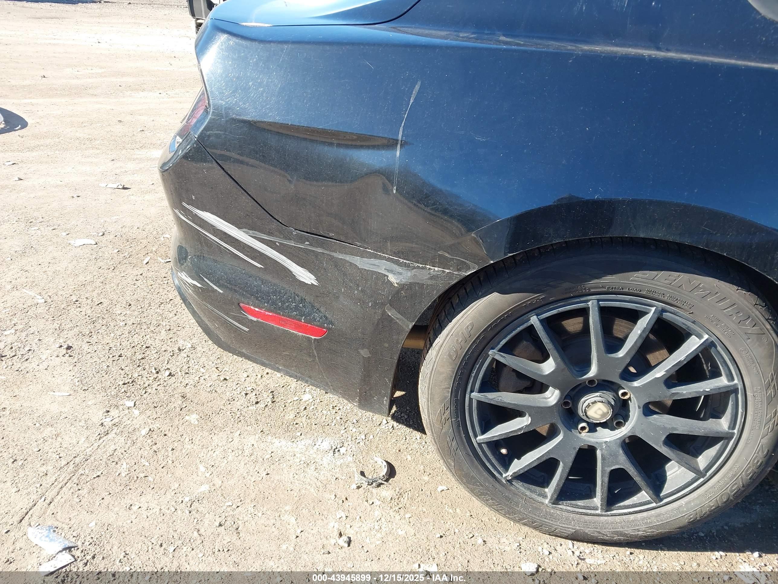 FORD MUSTANG image 6