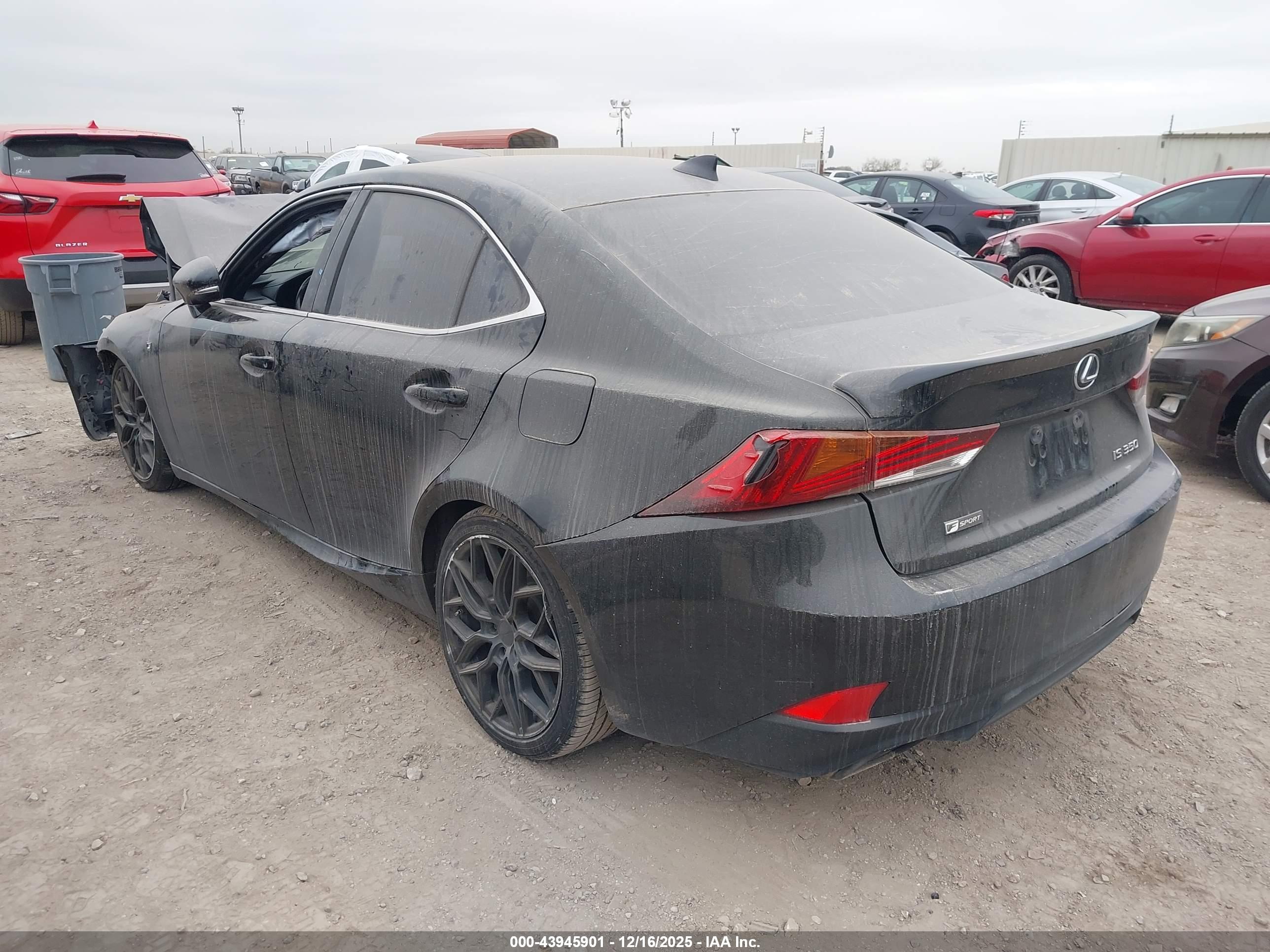 LEXUS IS image 3