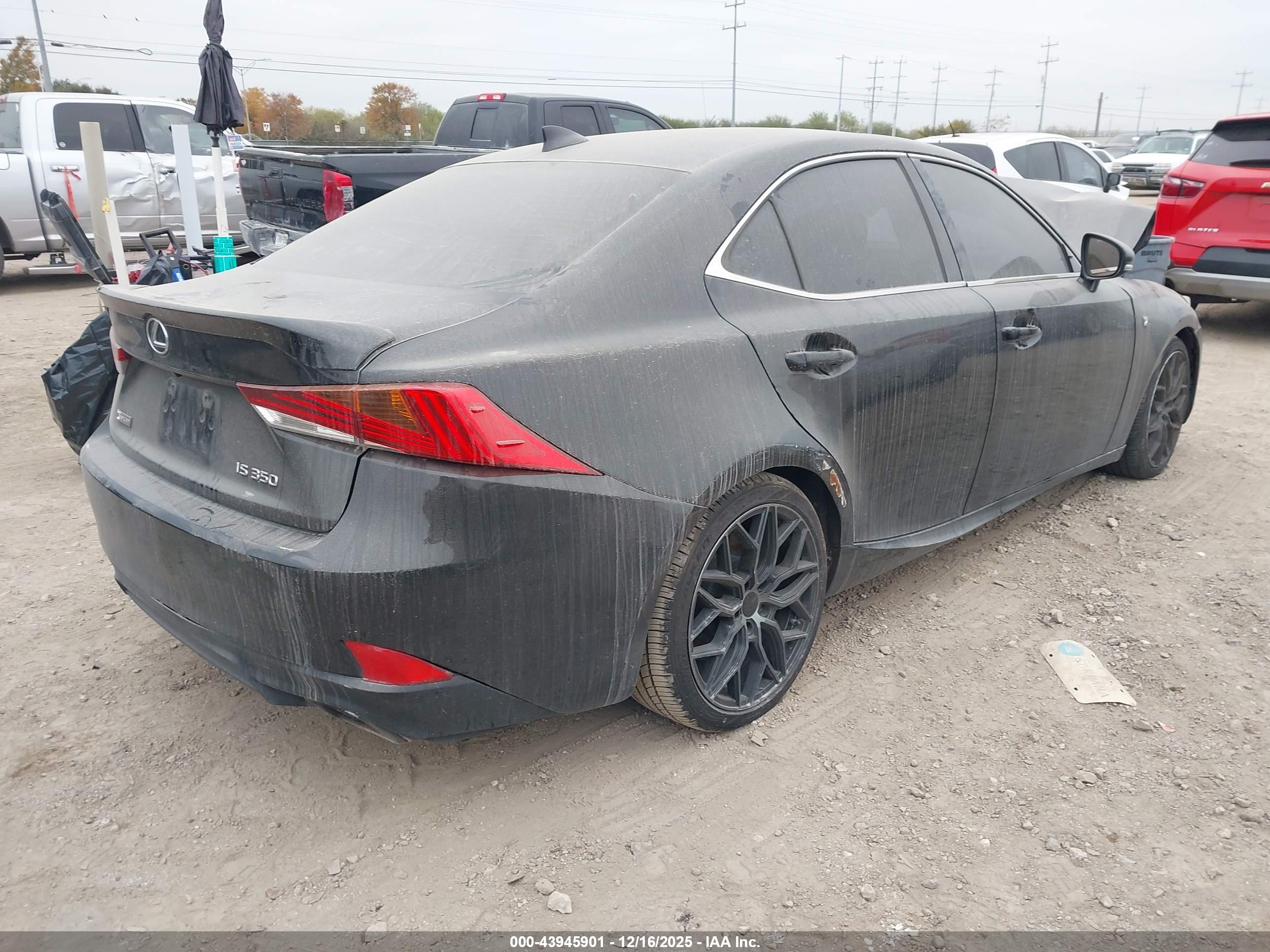 LEXUS IS image 4