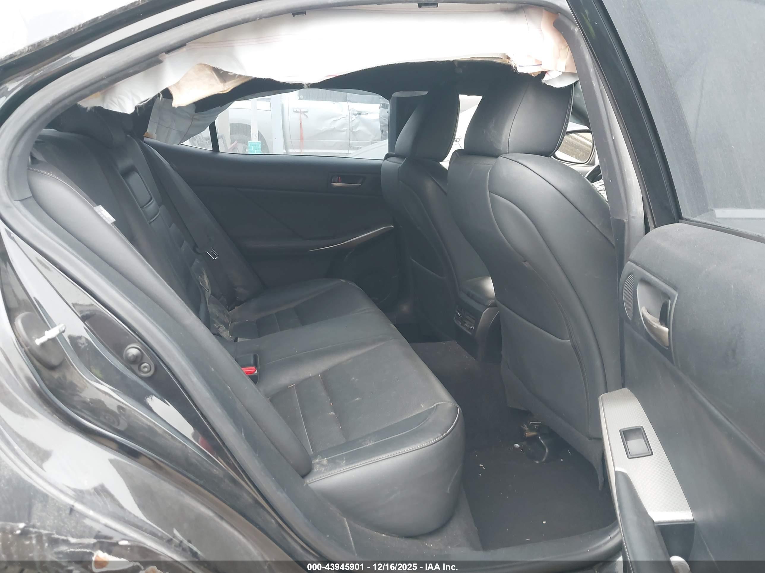 LEXUS IS image 8