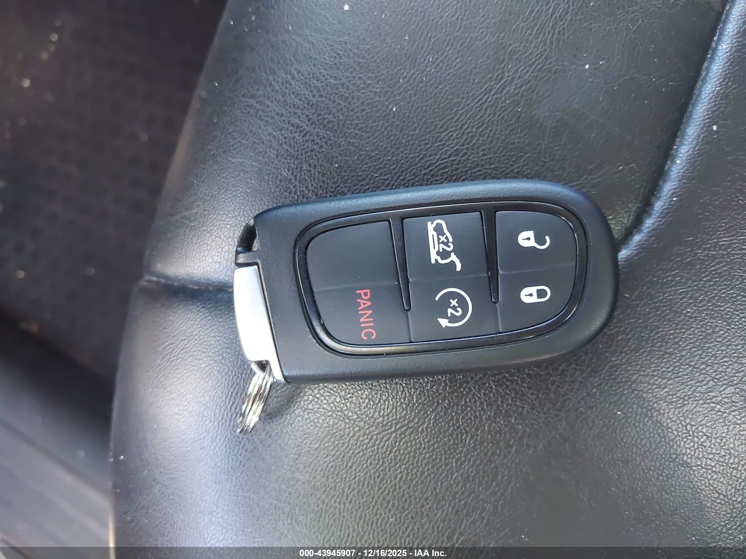 JEEP CHEROKEE image 11