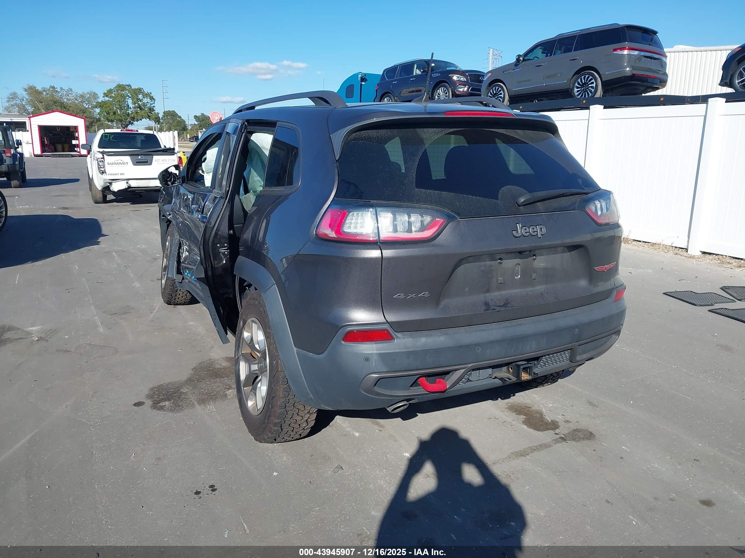JEEP CHEROKEE image 3