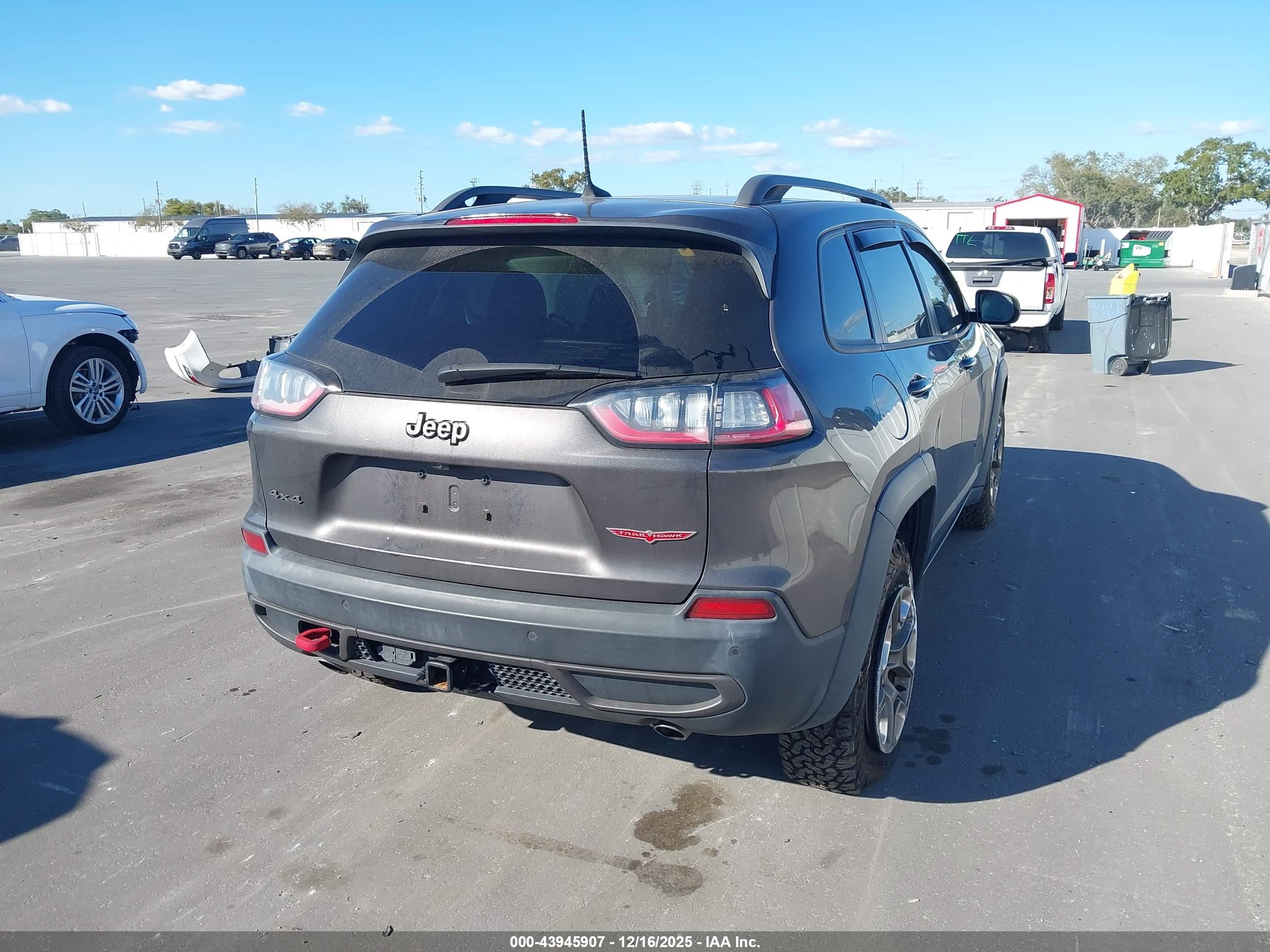 JEEP CHEROKEE image 4
