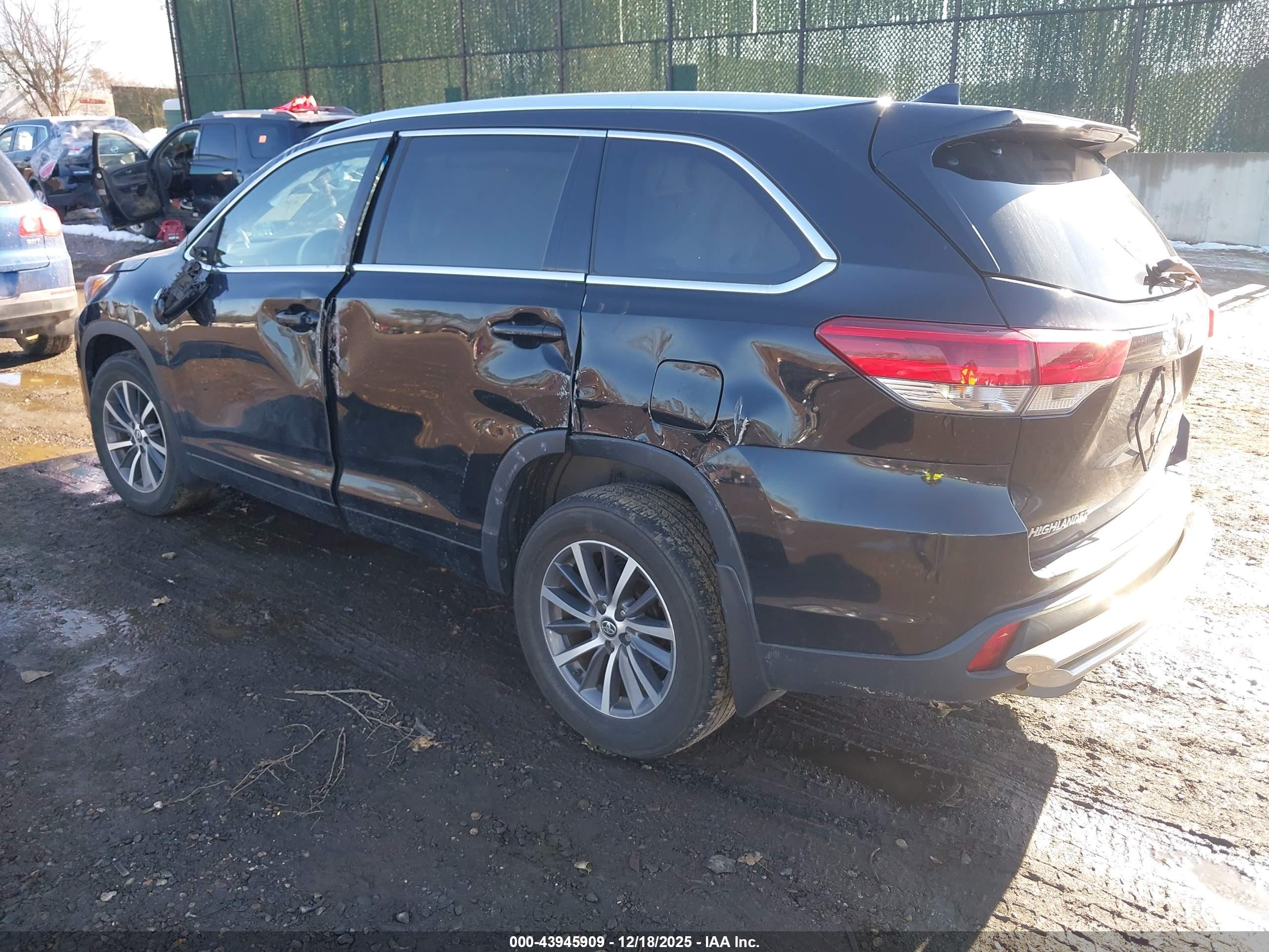TOYOTA HIGHLANDER image 3