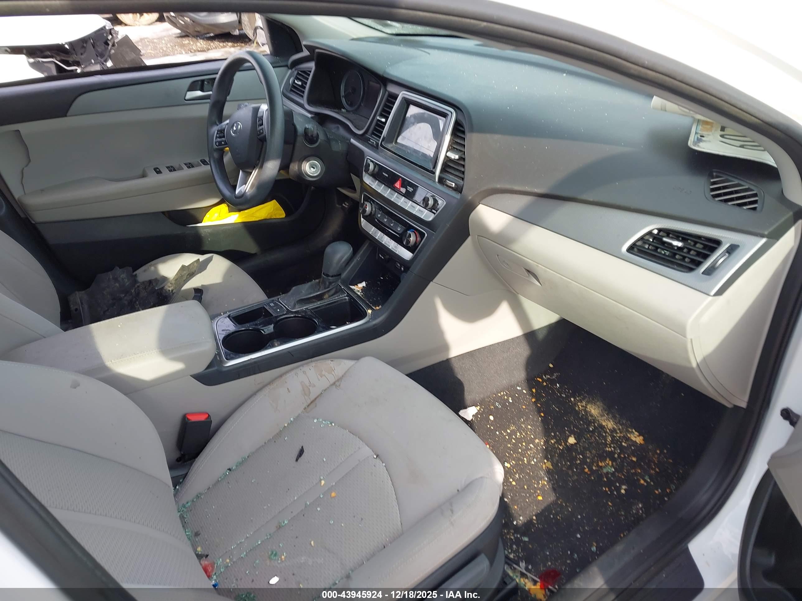 HYUNDAI SONATA image 5