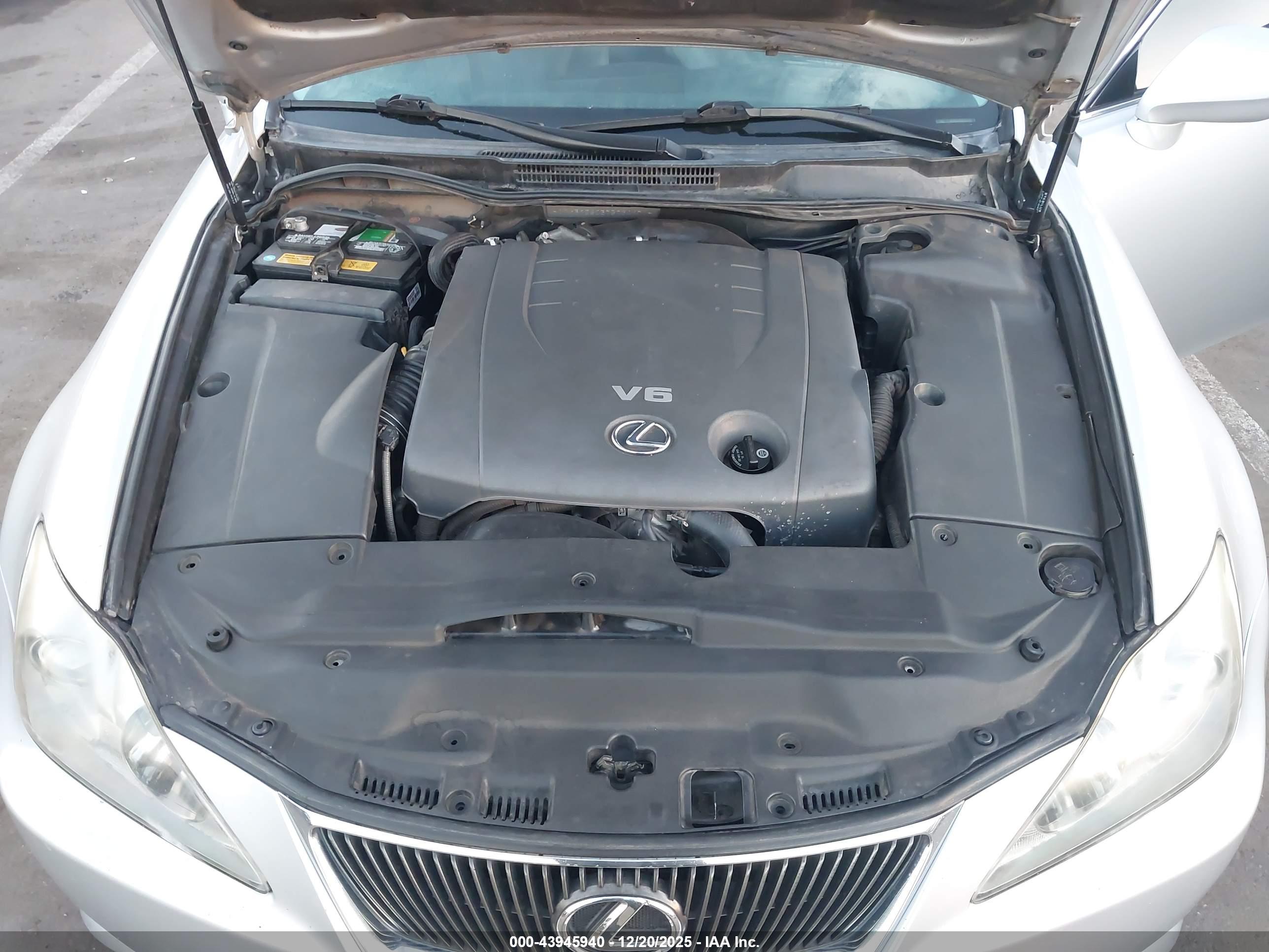 LEXUS IS image 10